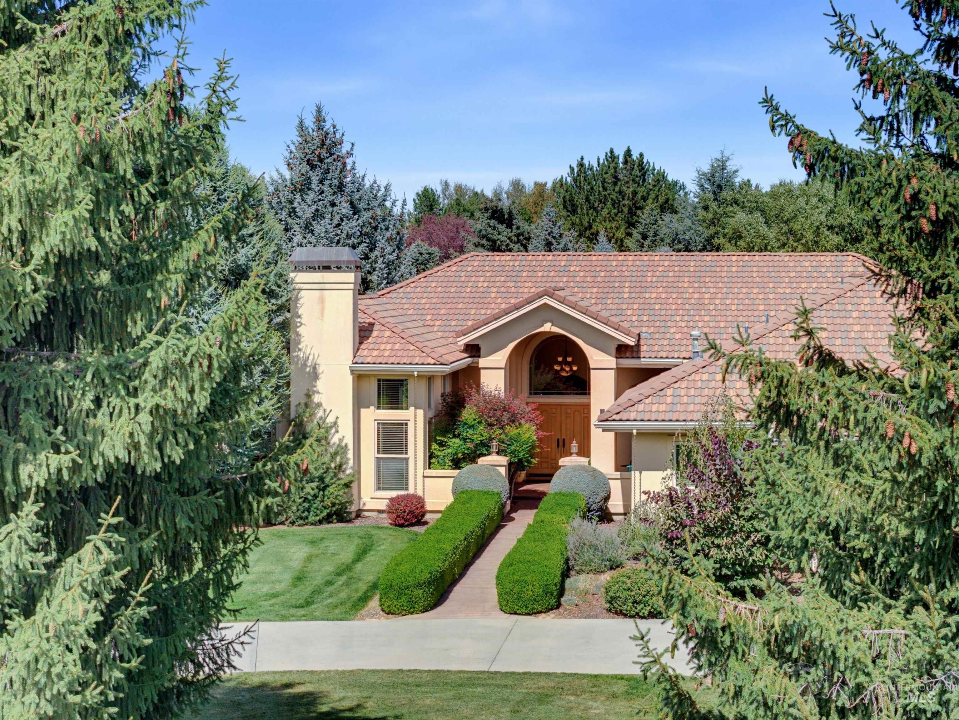 2554 W Sugar Crest Drive, Eagle, Idaho 83616, 4 Bedrooms, 3 Bathrooms, Residential For Sale, Price $1,599,000,MLS 98999773