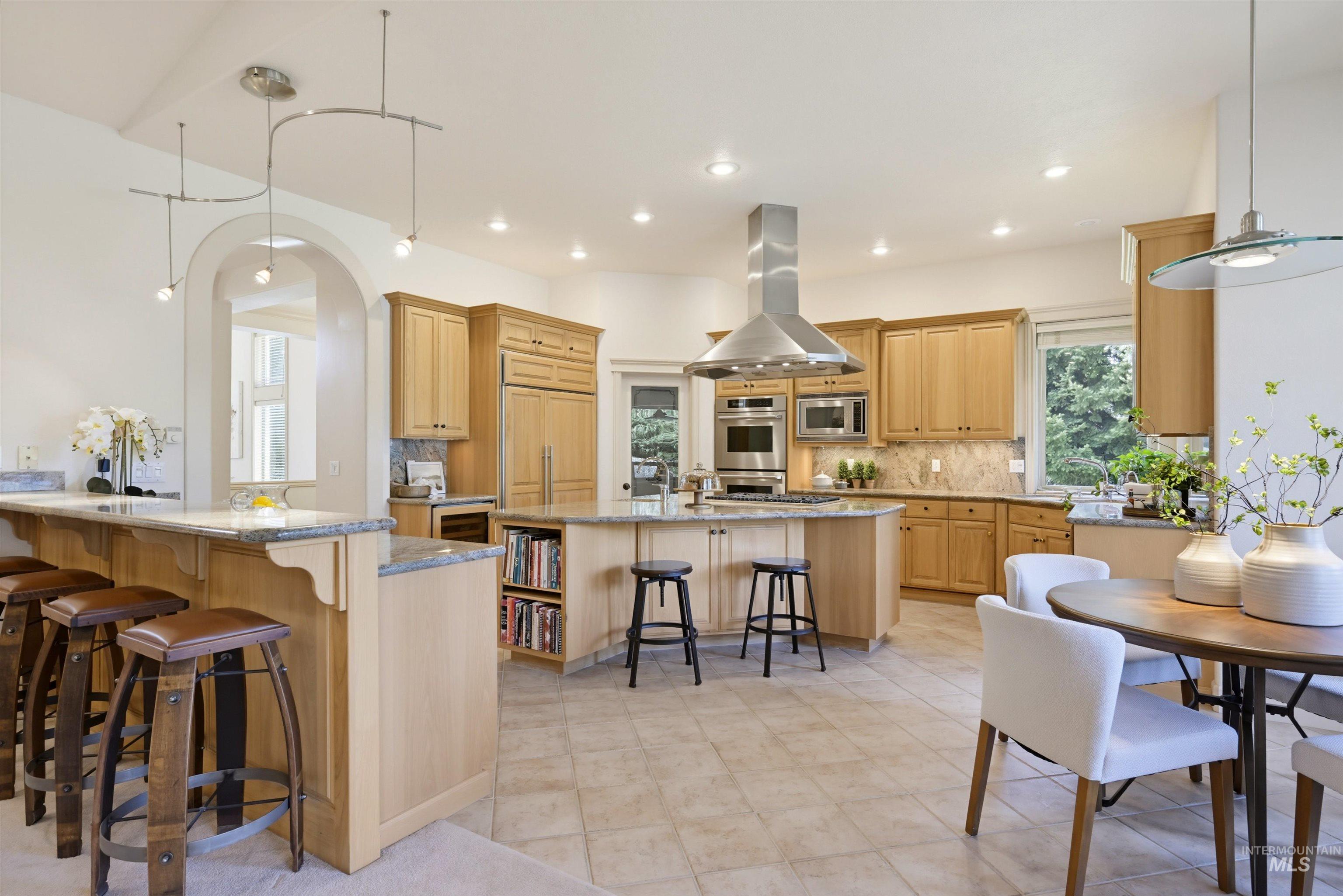 2554 W Sugar Crest Drive, Eagle, Idaho 83616, 4 Bedrooms, 3 Bathrooms, Residential For Sale, Price $1,599,000,MLS 98999773