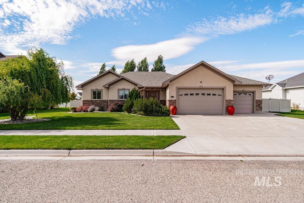 5119 Pevero, Idaho Falls, Idaho 83401, 3 Bedrooms, 2 Bathrooms, Residential For Sale, Price $550,000,MLS 98999778