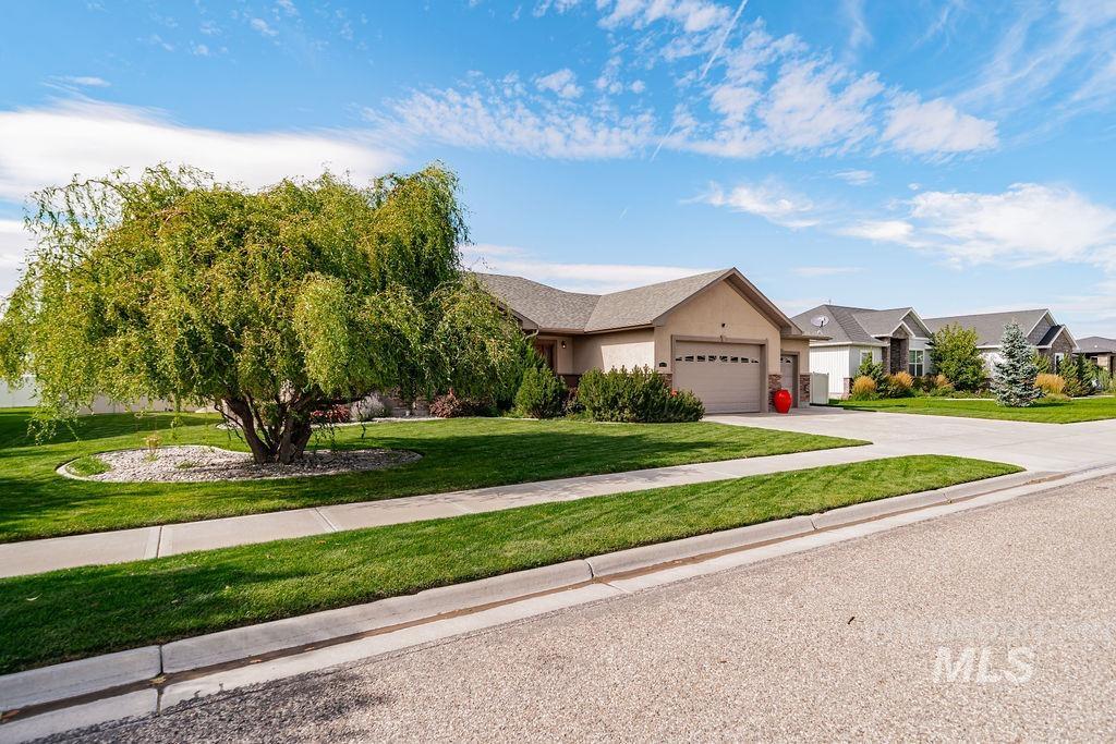 5119 Pevero, Idaho Falls, Idaho 83401, 3 Bedrooms, 2 Bathrooms, Residential For Sale, Price $550,000,MLS 98999778