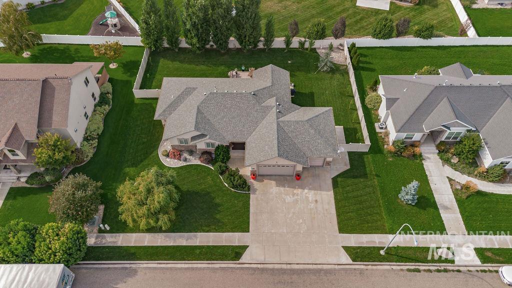 5119 Pevero, Idaho Falls, Idaho 83401, 3 Bedrooms, 2 Bathrooms, Residential For Sale, Price $550,000,MLS 98999778