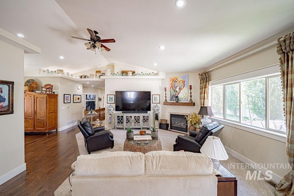 5119 Pevero, Idaho Falls, Idaho 83401, 3 Bedrooms, 2 Bathrooms, Residential For Sale, Price $550,000,MLS 98999778