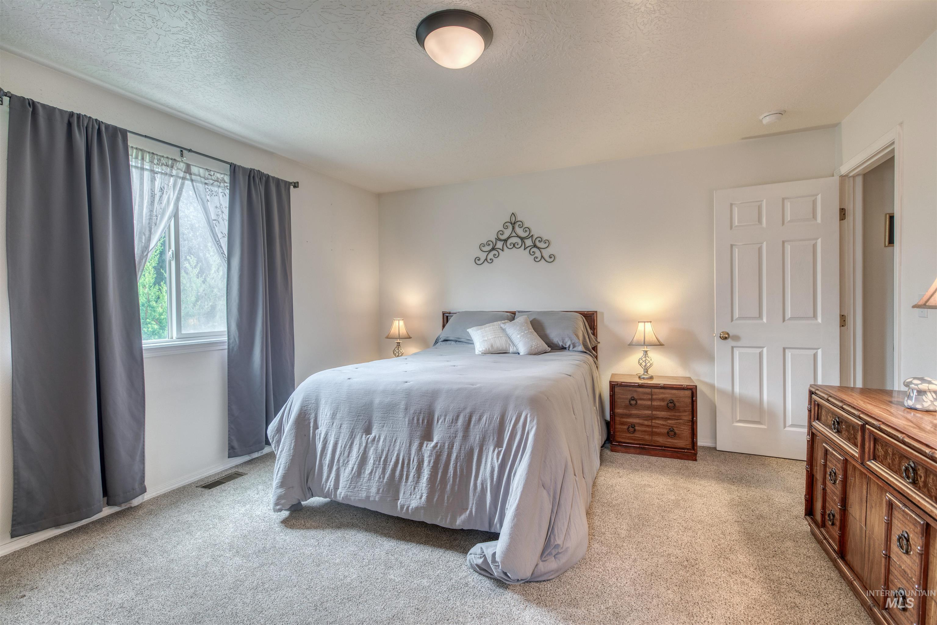1915 W Mountain Pointe Ave, Nampa, Idaho 83651, 3 Bedrooms, 2 Bathrooms, Residential For Sale, Price $360,000, 98999781