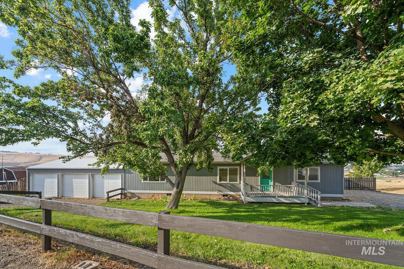 2750 9th Avenue, Clarkston, Washington 99403, 3 Bedrooms, 2 Bathrooms, Residential For Sale, Price $429,900,MLS 98999782