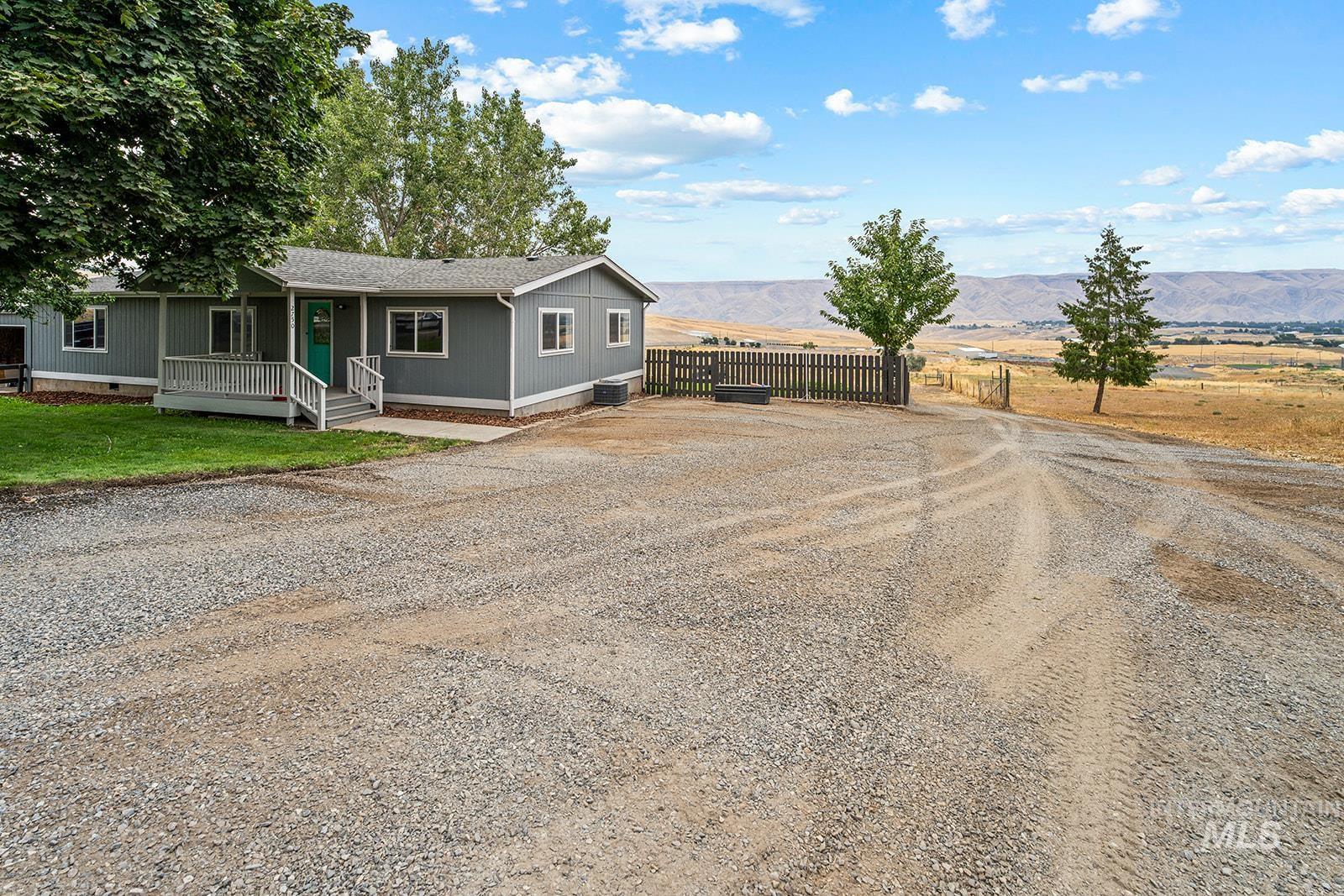 2750 9th Avenue, Clarkston, Washington 99403, 3 Bedrooms, 2 Bathrooms, Residential For Sale, Price $429,900,MLS 98999782