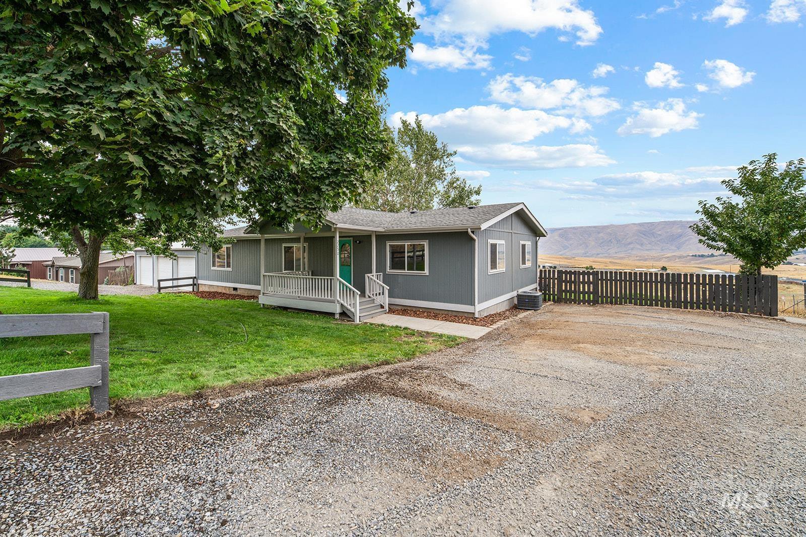 2750 9th Avenue, Clarkston, Washington 99403, 3 Bedrooms, 2 Bathrooms, Residential For Sale, Price $429,900,MLS 98999782