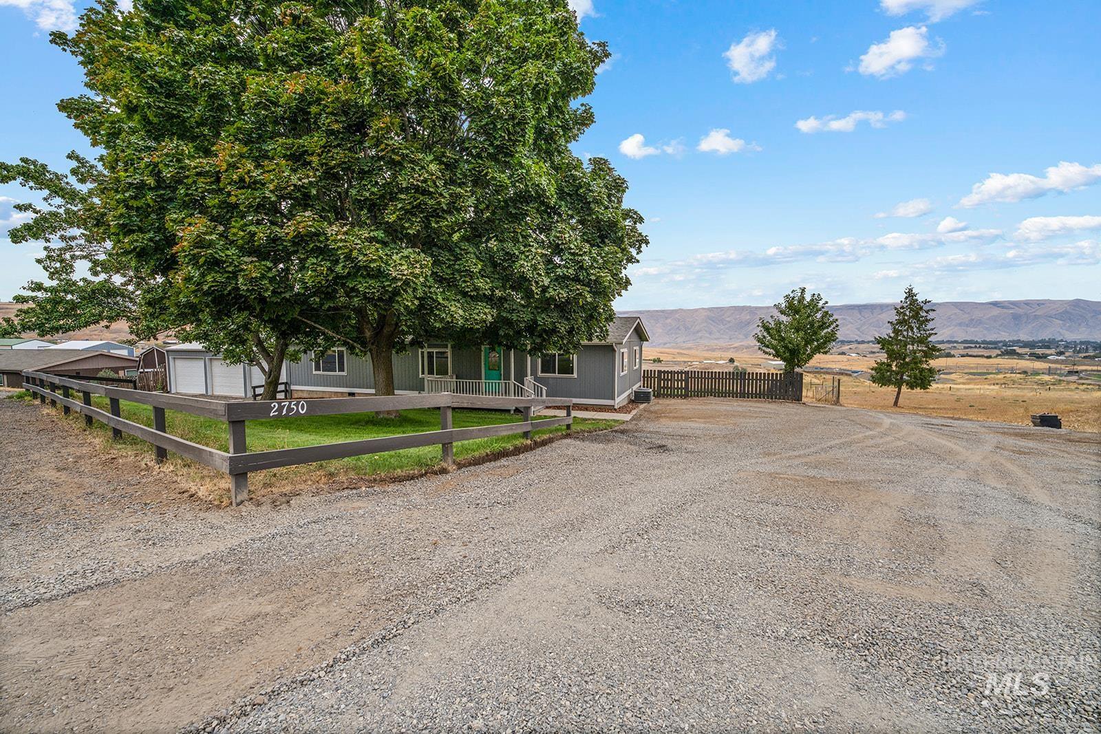 2750 9th Avenue, Clarkston, Washington 99403, 3 Bedrooms, 2 Bathrooms, Residential For Sale, Price $429,900,MLS 98999782