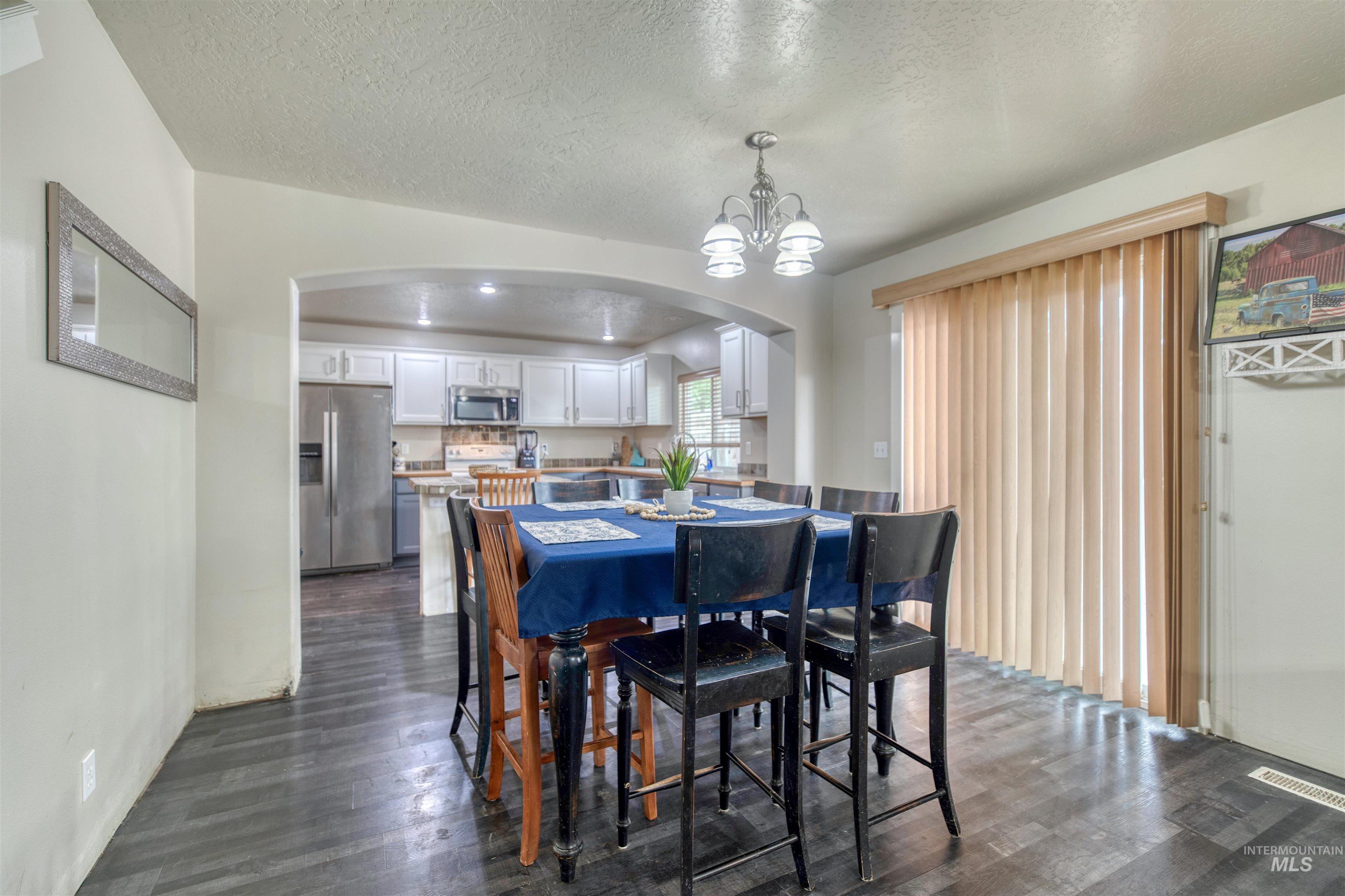 5950 S Harrington Way, Boise, Idaho 83709, 4 Bedrooms, 2.5 Bathrooms, Residential For Sale, Price $475,000,MLS 98999783