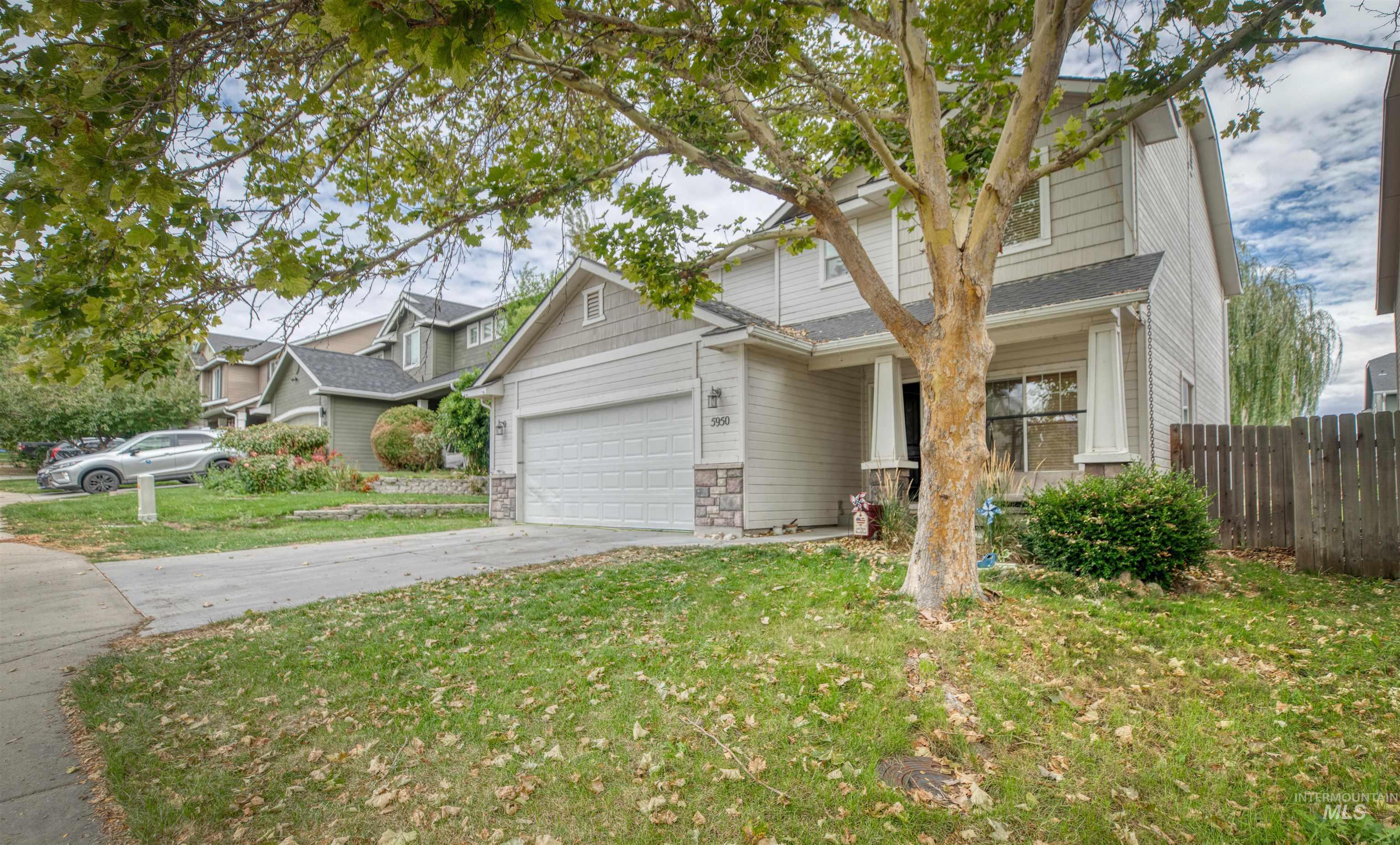5950 S Harrington Way, Boise, Idaho 83709, 4 Bedrooms, 2.5 Bathrooms, Residential For Sale, Price $475,000,MLS 98999783