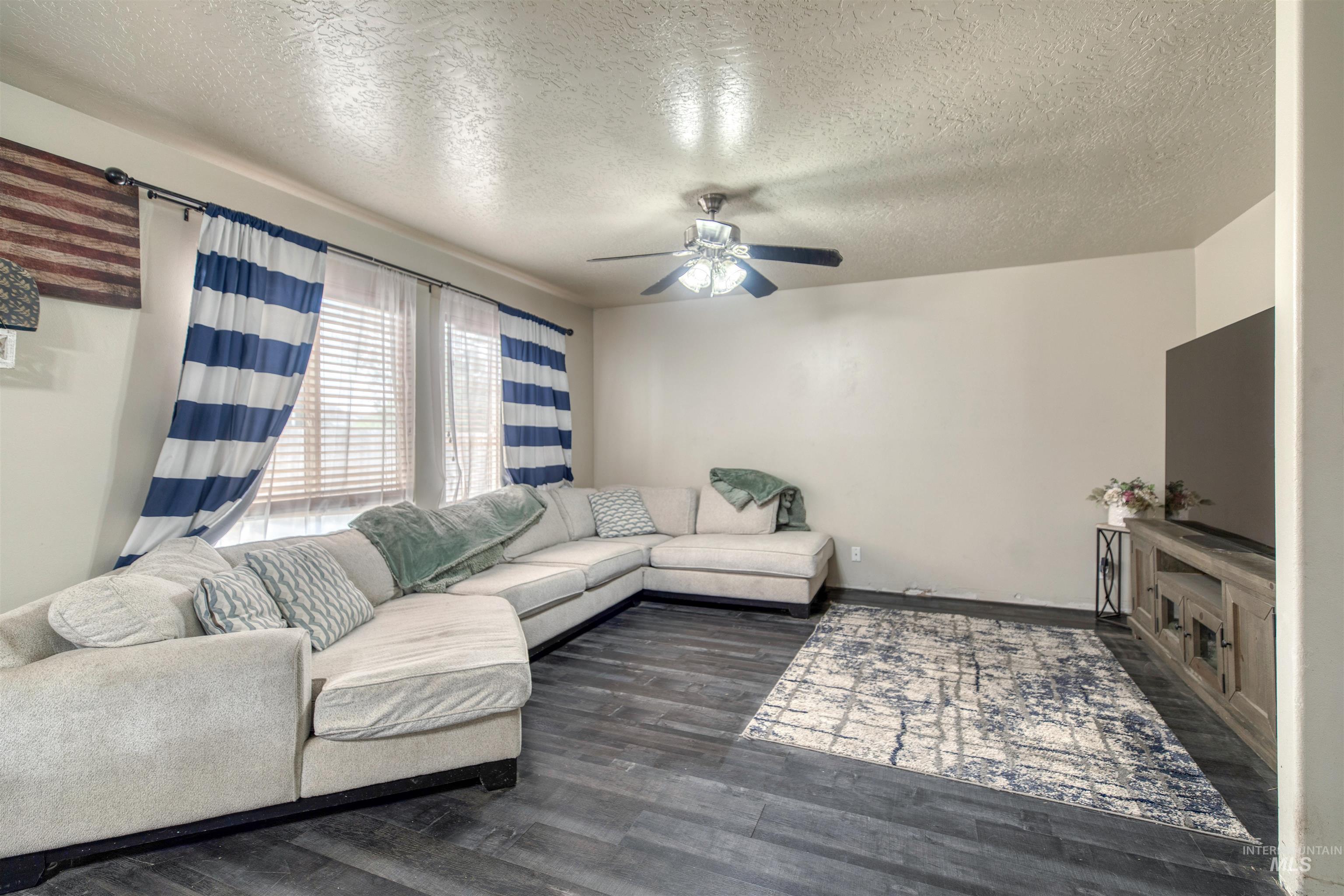 5950 S Harrington Way, Boise, Idaho 83709, 4 Bedrooms, 2.5 Bathrooms, Residential For Sale, Price $475,000,MLS 98999783