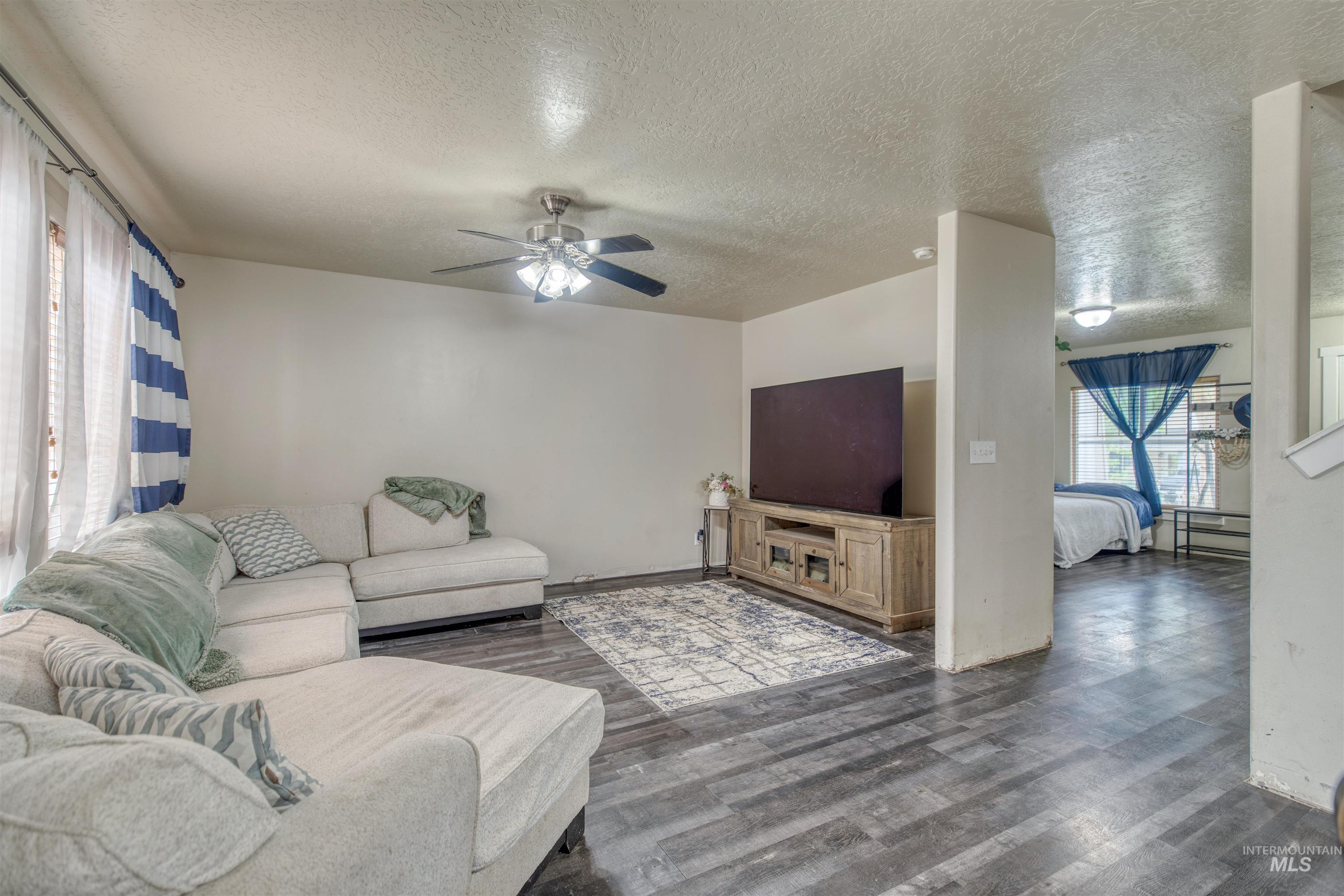5950 S Harrington Way, Boise, Idaho 83709, 4 Bedrooms, 2.5 Bathrooms, Residential For Sale, Price $475,000,MLS 98999783