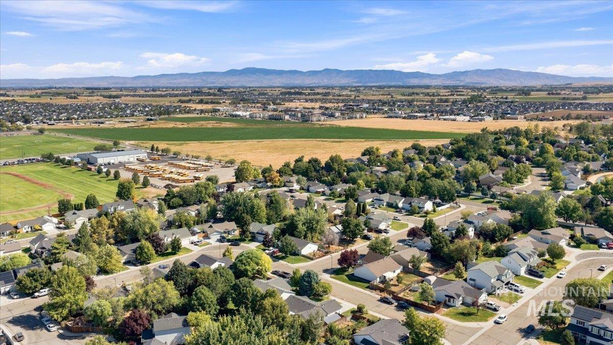 631 N Moonglow Ave, Kuna, Idaho 83634, 4 Bedrooms, 2 Bathrooms, Residential For Sale, Price $395,000,MLS 98999784