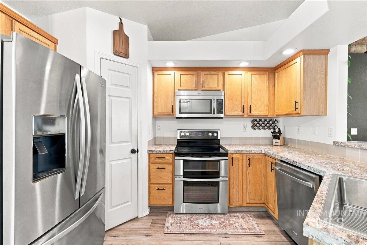 631 N Moonglow Ave, Kuna, Idaho 83634, 4 Bedrooms, 2 Bathrooms, Residential For Sale, Price $395,000,MLS 98999784