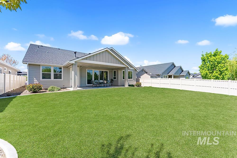 3298 S Cobble Pl, Meridian, Idaho 83642, 3 Bedrooms, 2.5 Bathrooms, Residential For Sale, Price $679,900,MLS 98999790