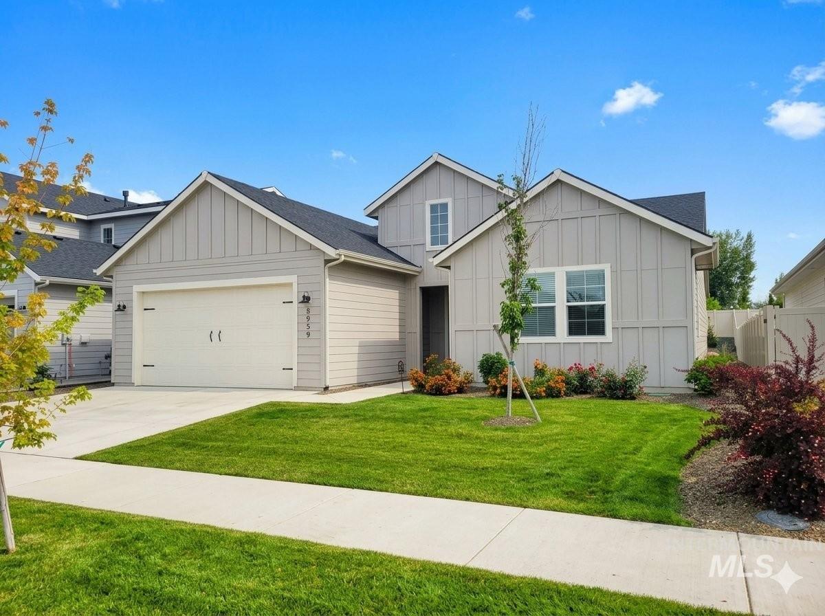 8959 W Moon River Dr, Star, Idaho 83669, 3 Bedrooms, 2 Bathrooms, Residential For Sale, Price $599,900,MLS 98999796