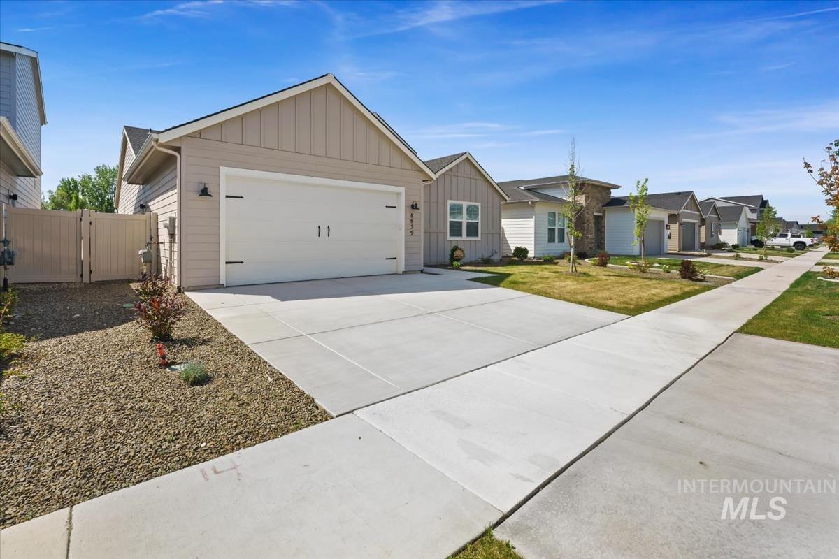 8959 W Moon River Dr, Star, Idaho 83669, 3 Bedrooms, 2 Bathrooms, Residential For Sale, Price $599,900,MLS 98999796