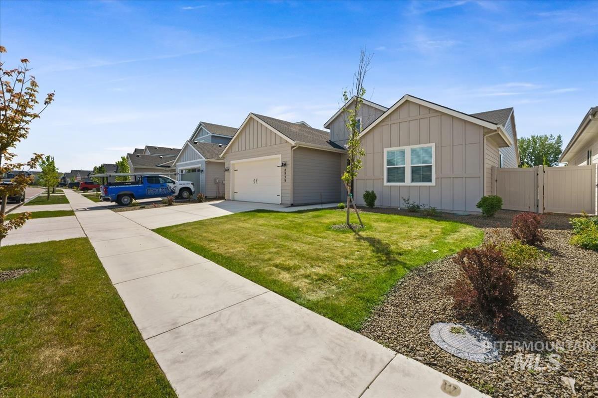 8959 W Moon River Dr, Star, Idaho 83669, 3 Bedrooms, 2 Bathrooms, Residential For Sale, Price $599,900,MLS 98999796
