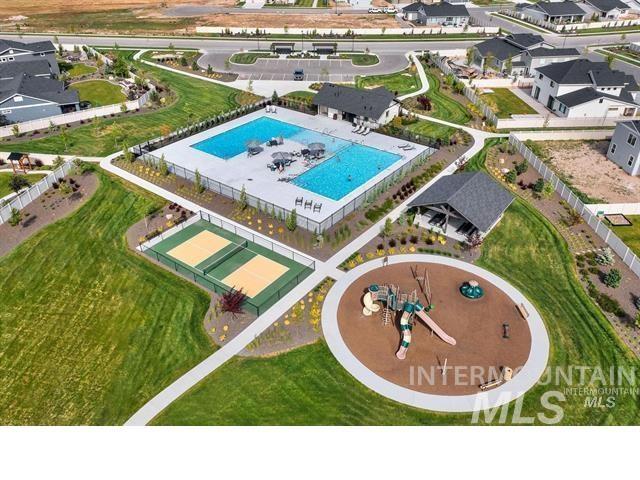 8959 W Moon River Dr, Star, Idaho 83669, 3 Bedrooms, 2 Bathrooms, Residential For Sale, Price $599,900,MLS 98999796