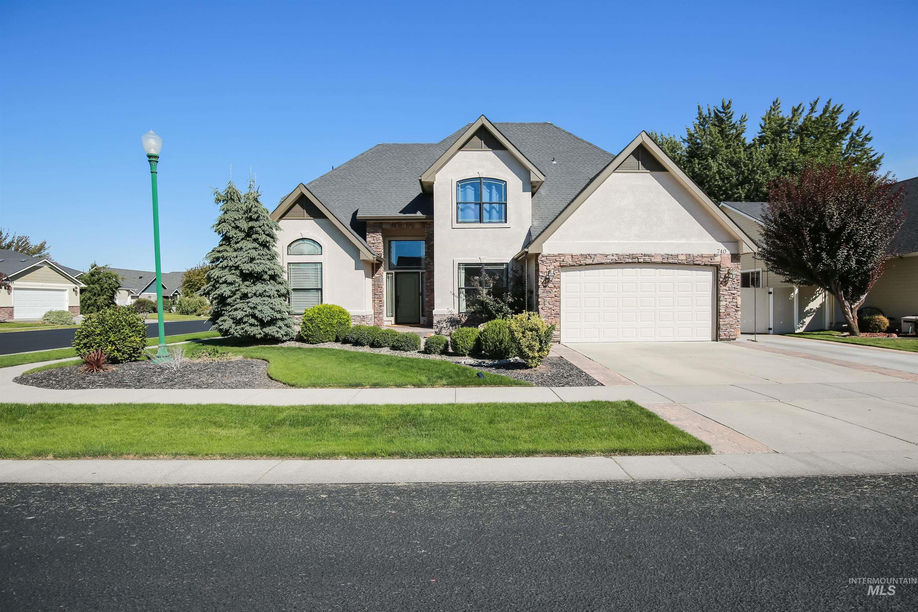 740 Syringa Springs Drive, Fruitland, Idaho 83619, 5 Bedrooms, 2.5 Bathrooms, Residential For Sale, Price $615,000,MLS 98999798