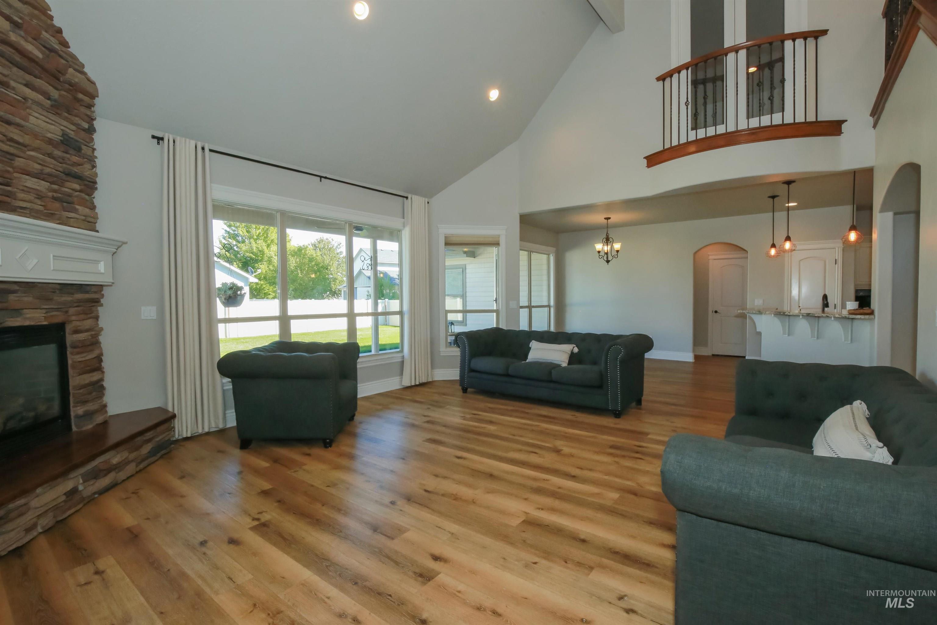 740 Syringa Springs Drive, Fruitland, Idaho 83619, 5 Bedrooms, 2.5 Bathrooms, Residential For Sale, Price $615,000,MLS 98999798