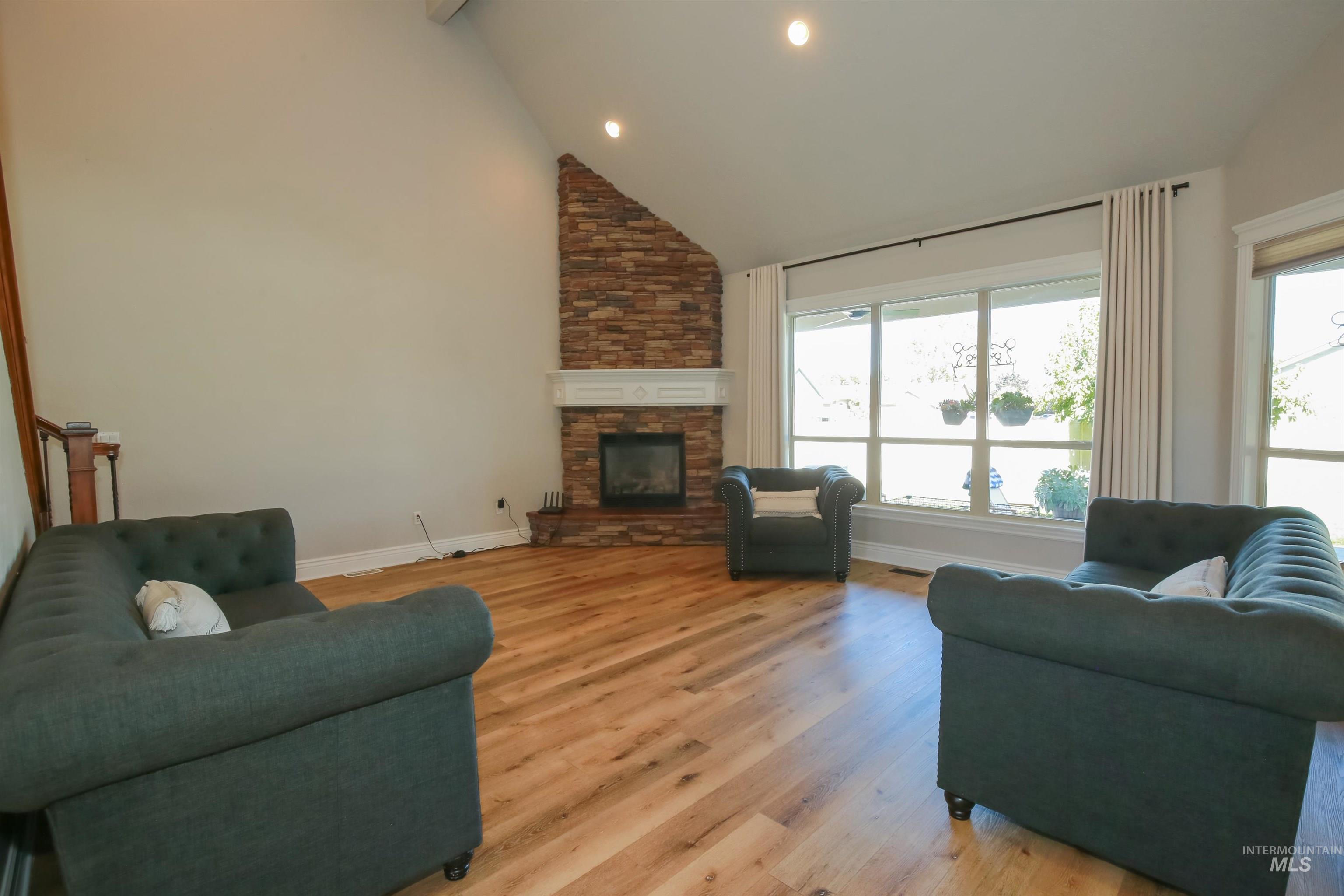 740 Syringa Springs Drive, Fruitland, Idaho 83619, 5 Bedrooms, 2.5 Bathrooms, Residential For Sale, Price $615,000,MLS 98999798