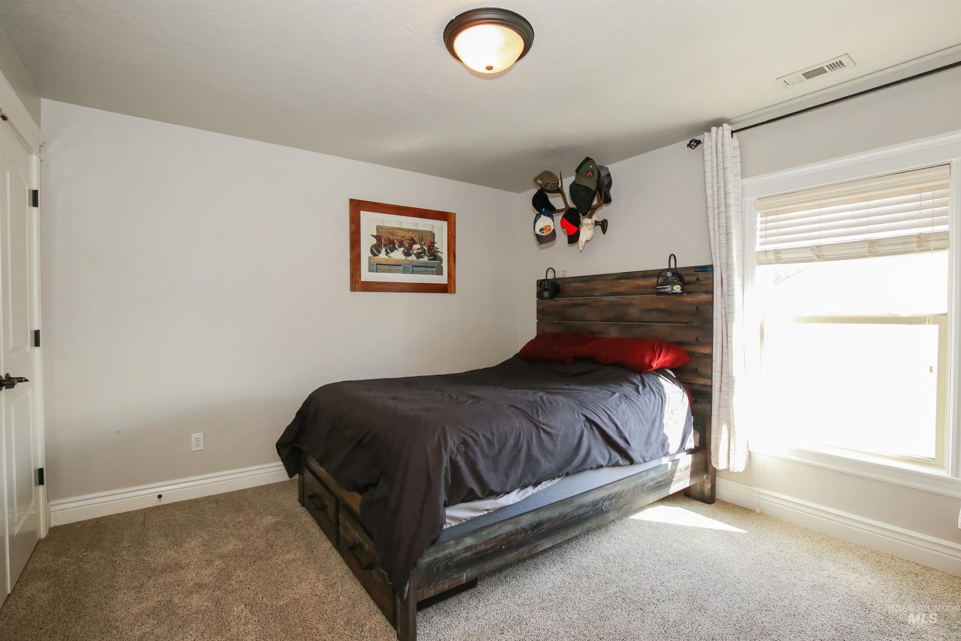 740 Syringa Springs Drive, Fruitland, Idaho 83619, 5 Bedrooms, 2.5 Bathrooms, Residential For Sale, Price $615,000,MLS 98999798