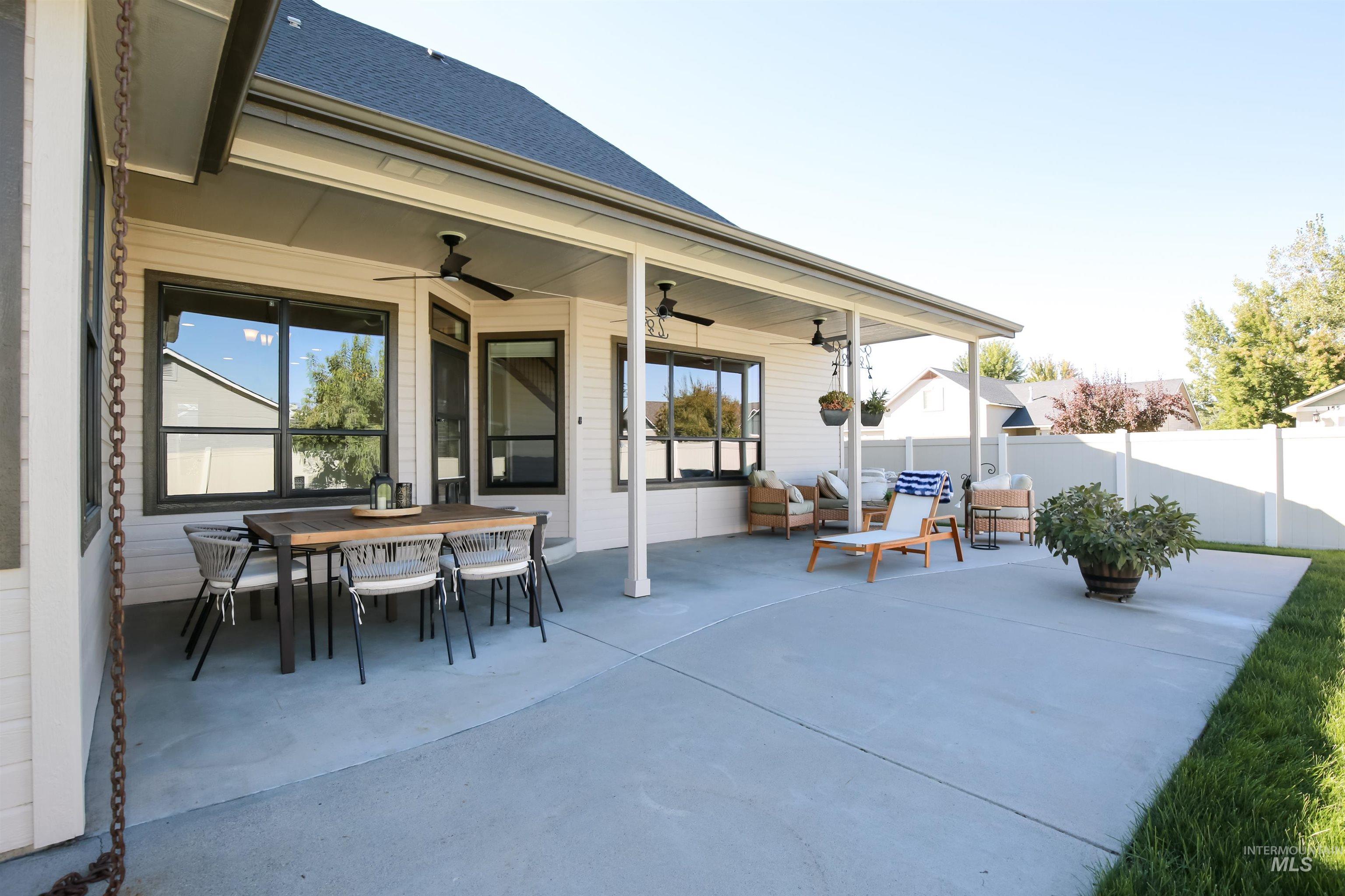 740 Syringa Springs Drive, Fruitland, Idaho 83619, 5 Bedrooms, 2.5 Bathrooms, Residential For Sale, Price $615,000,MLS 98999798