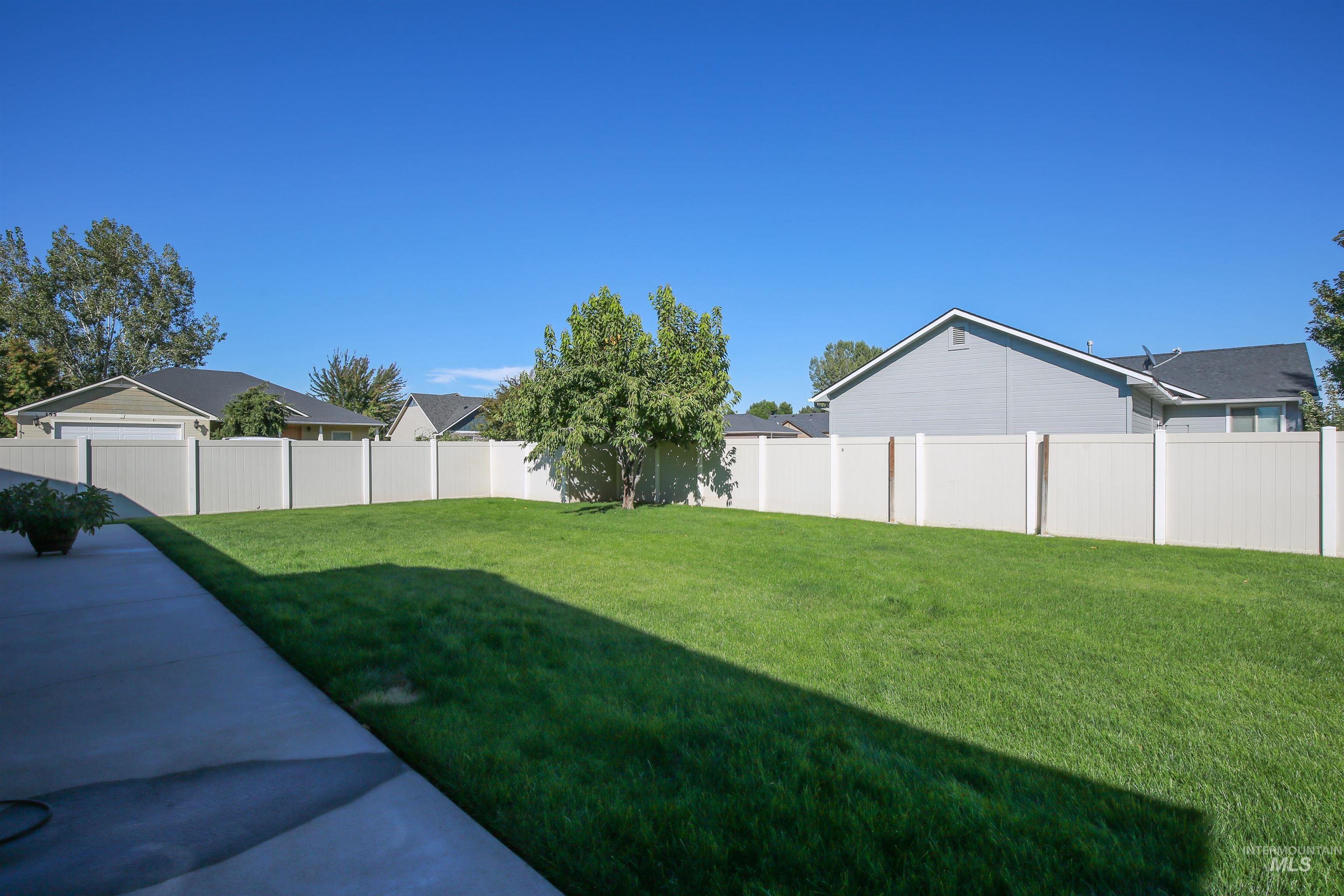 740 Syringa Springs Drive, Fruitland, Idaho 83619, 5 Bedrooms, 2.5 Bathrooms, Residential For Sale, Price $615,000,MLS 98999798