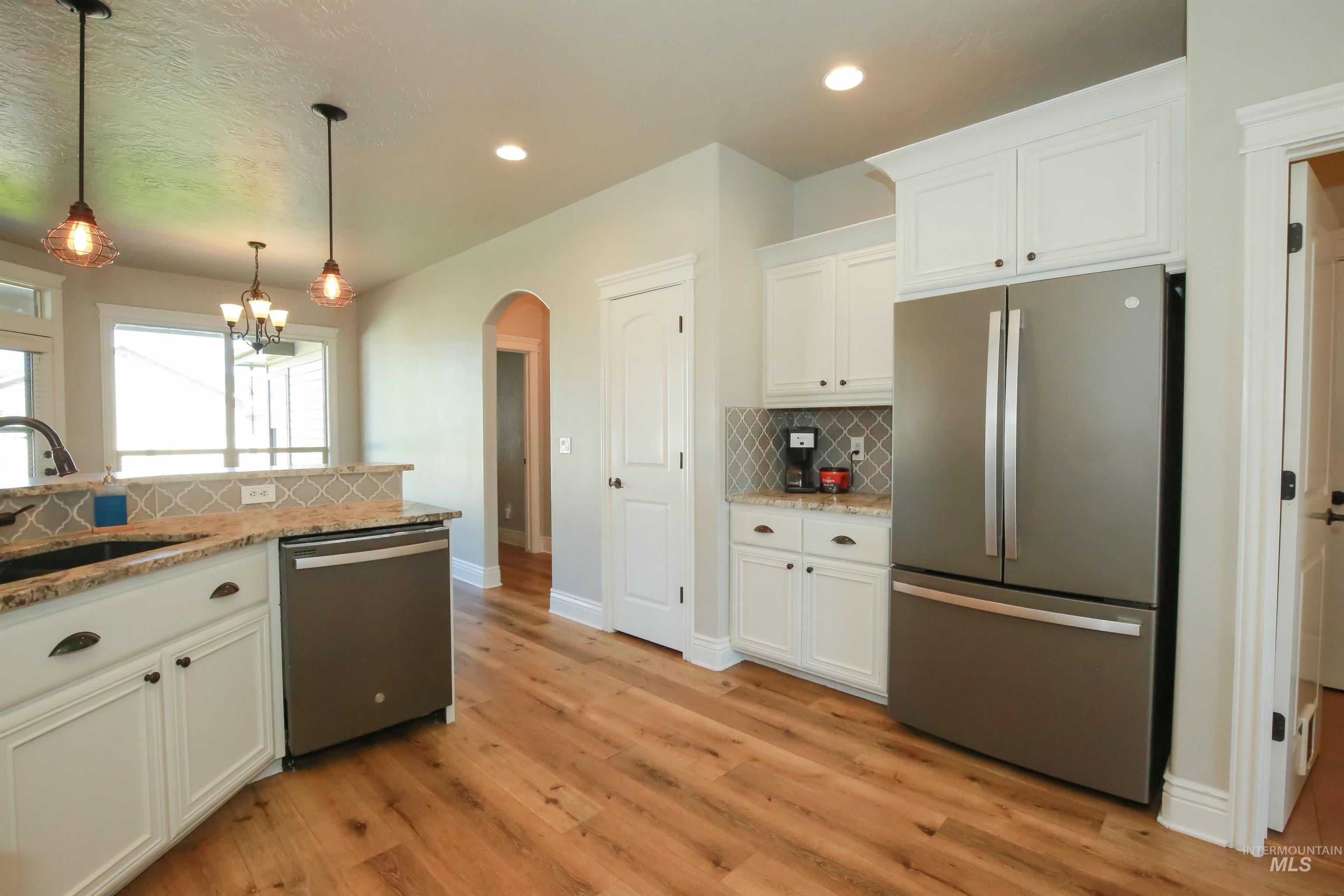 740 Syringa Springs Drive, Fruitland, Idaho 83619, 5 Bedrooms, 2.5 Bathrooms, Residential For Sale, Price $615,000,MLS 98999798