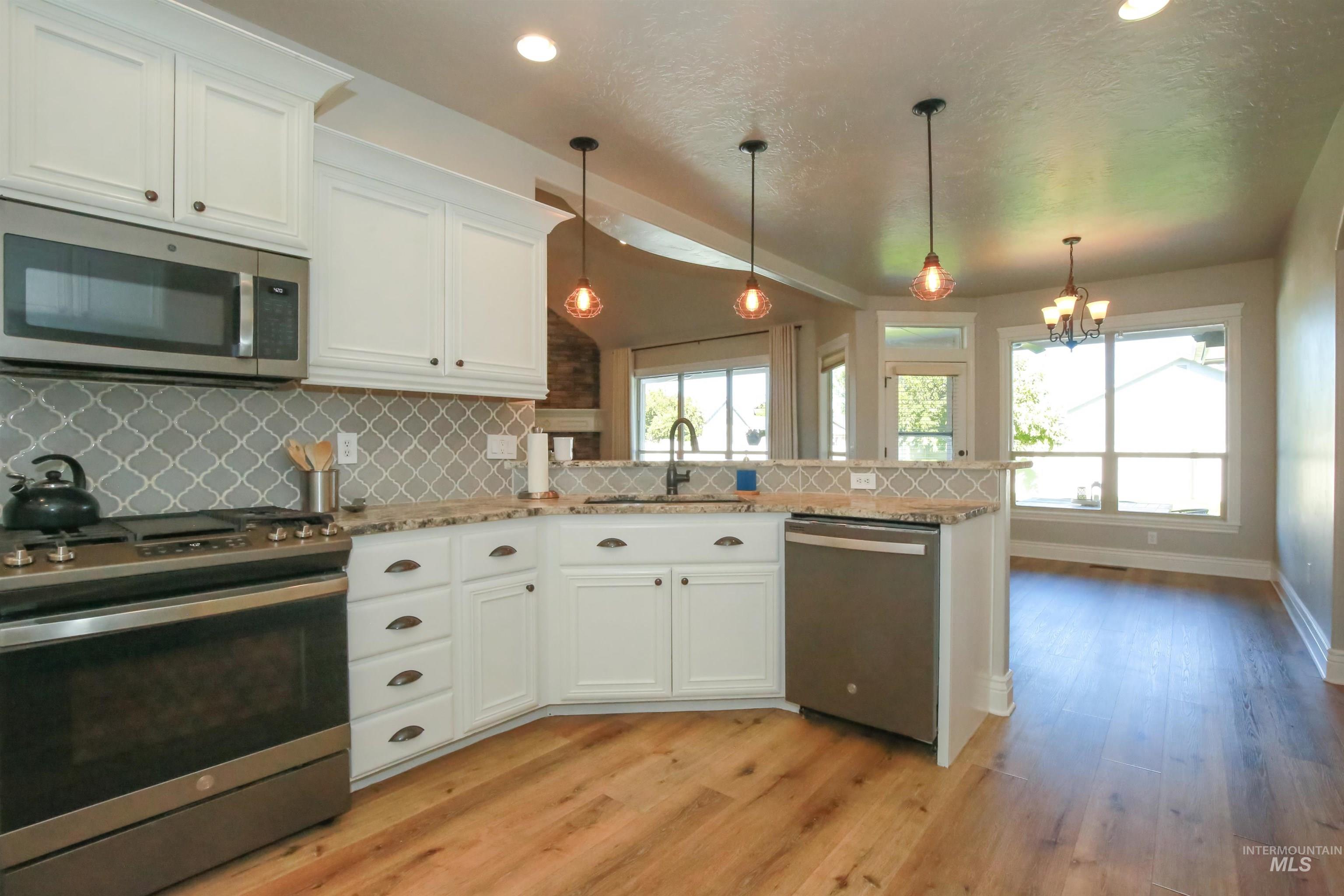 740 Syringa Springs Drive, Fruitland, Idaho 83619, 5 Bedrooms, 2.5 Bathrooms, Residential For Sale, Price $615,000,MLS 98999798