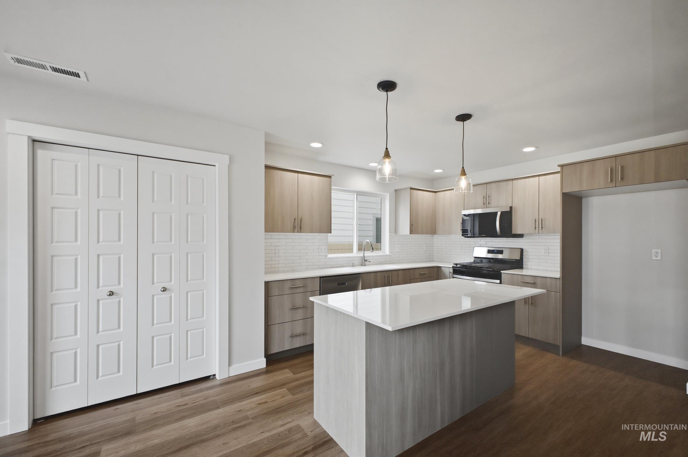 18420 N Calla Lily Ave, Nampa, Idaho 83687, 5 Bedrooms, 3 Bathrooms, Residential For Sale, Price $449,990,MLS 98999801