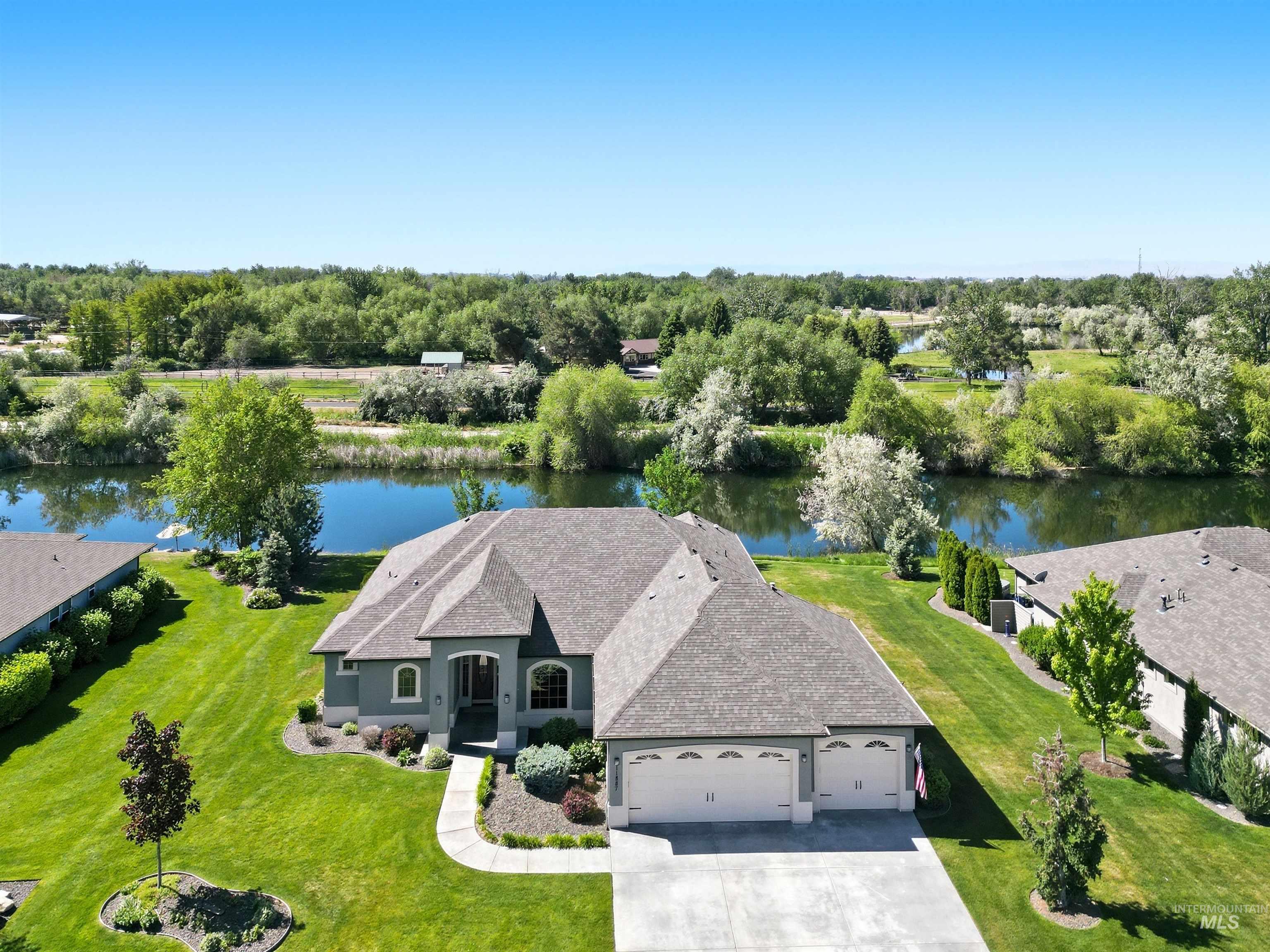 11887 W Pinewood River Lane, Star, Idaho 83669, 4 Bedrooms, 2.5 Bathrooms, Residential For Sale, Price $995,000,MLS 98999802