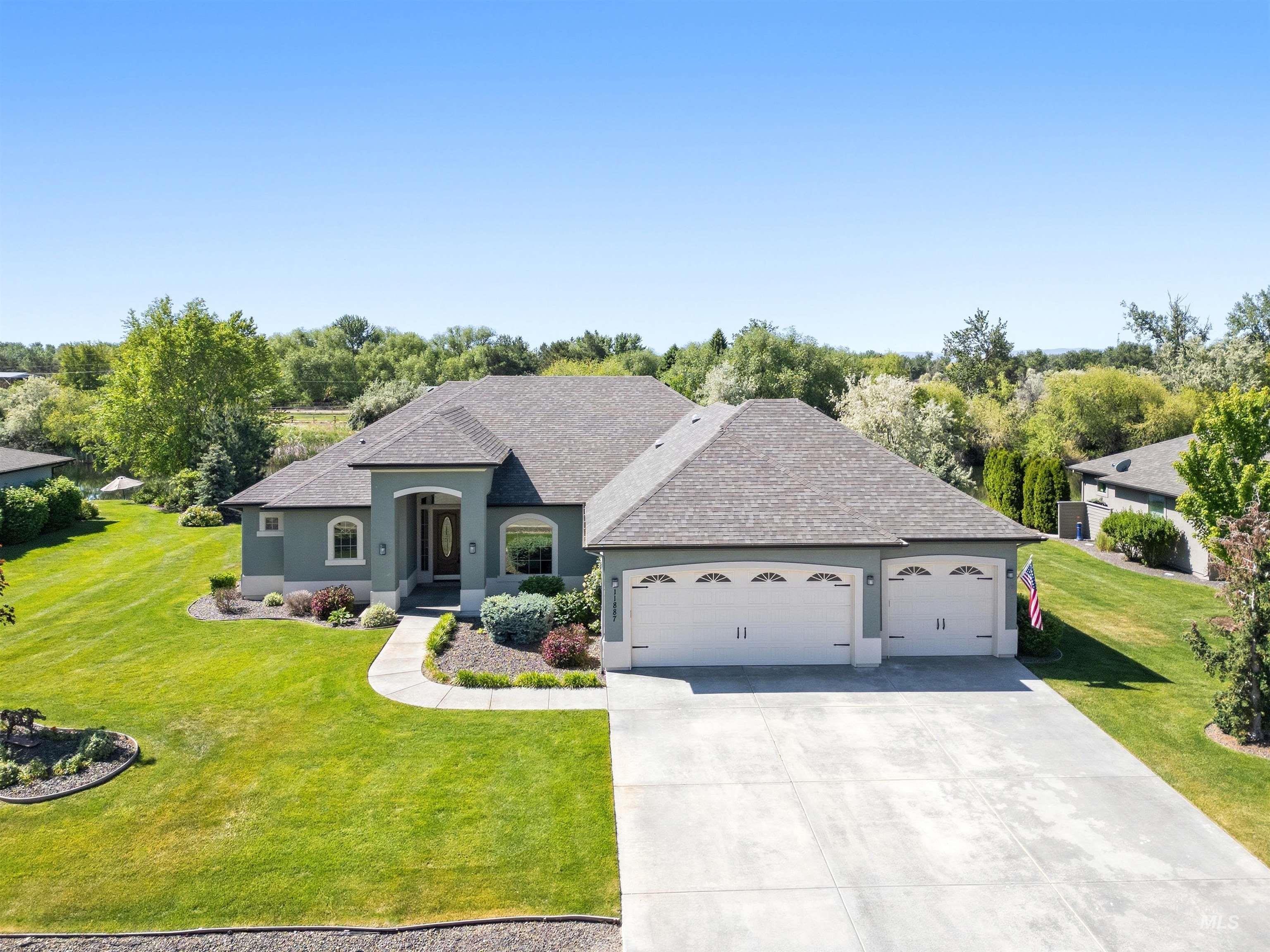 11887 W Pinewood River Lane, Star, Idaho 83669, 4 Bedrooms, 2.5 Bathrooms, Residential For Sale, Price $995,000,MLS 98999802