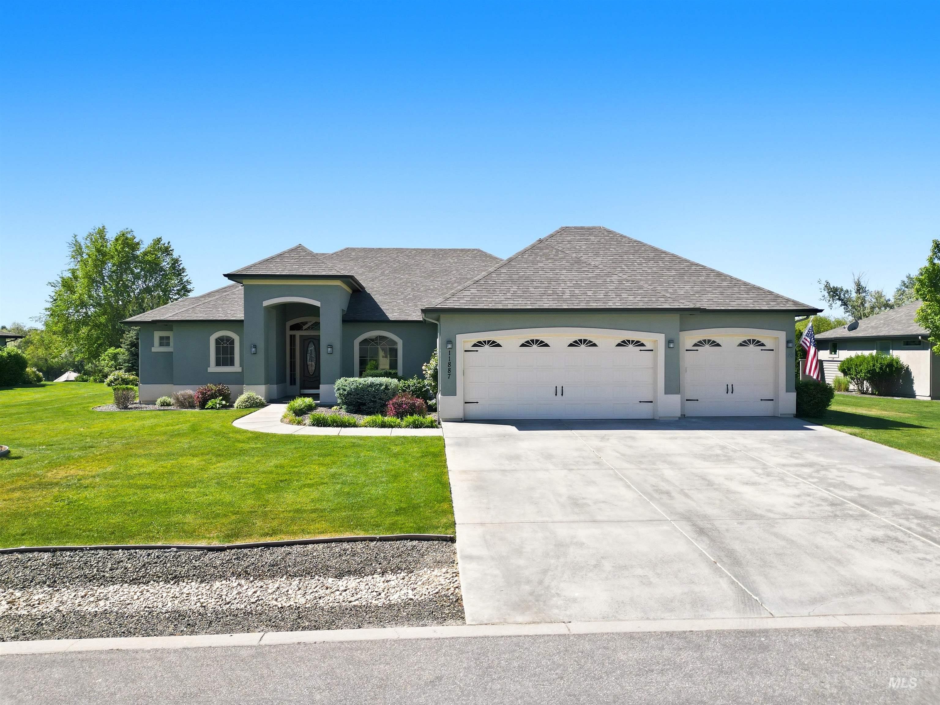 11887 W Pinewood River Lane, Star, Idaho 83669, 4 Bedrooms, 2.5 Bathrooms, Residential For Sale, Price $995,000,MLS 98999802