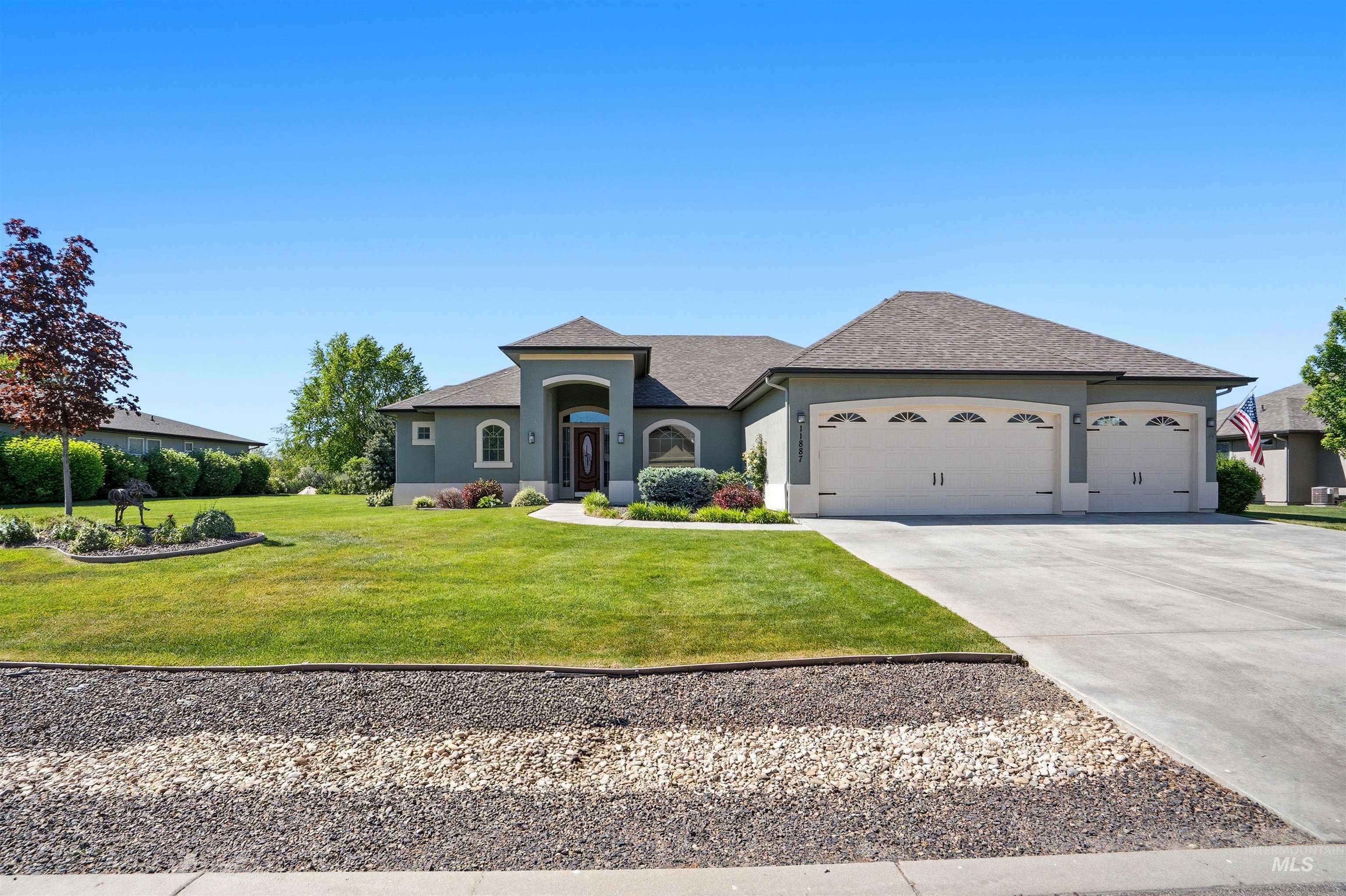 11887 W Pinewood River Lane, Star, Idaho 83669, 4 Bedrooms, 2.5 Bathrooms, Residential For Sale, Price $995,000,MLS 98999802