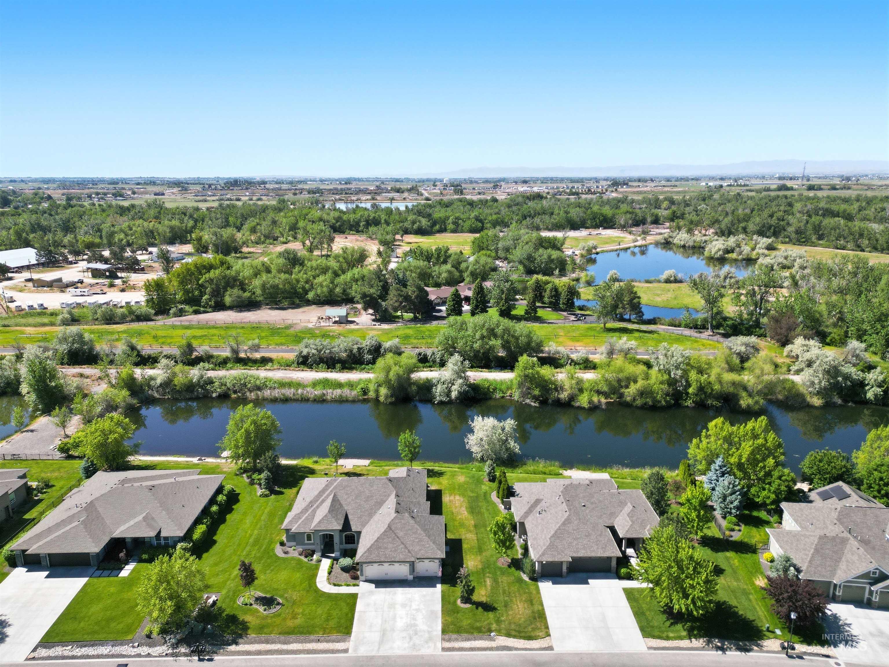 11887 W Pinewood River Lane, Star, Idaho 83669, 4 Bedrooms, 2.5 Bathrooms, Residential For Sale, Price $995,000,MLS 98999802