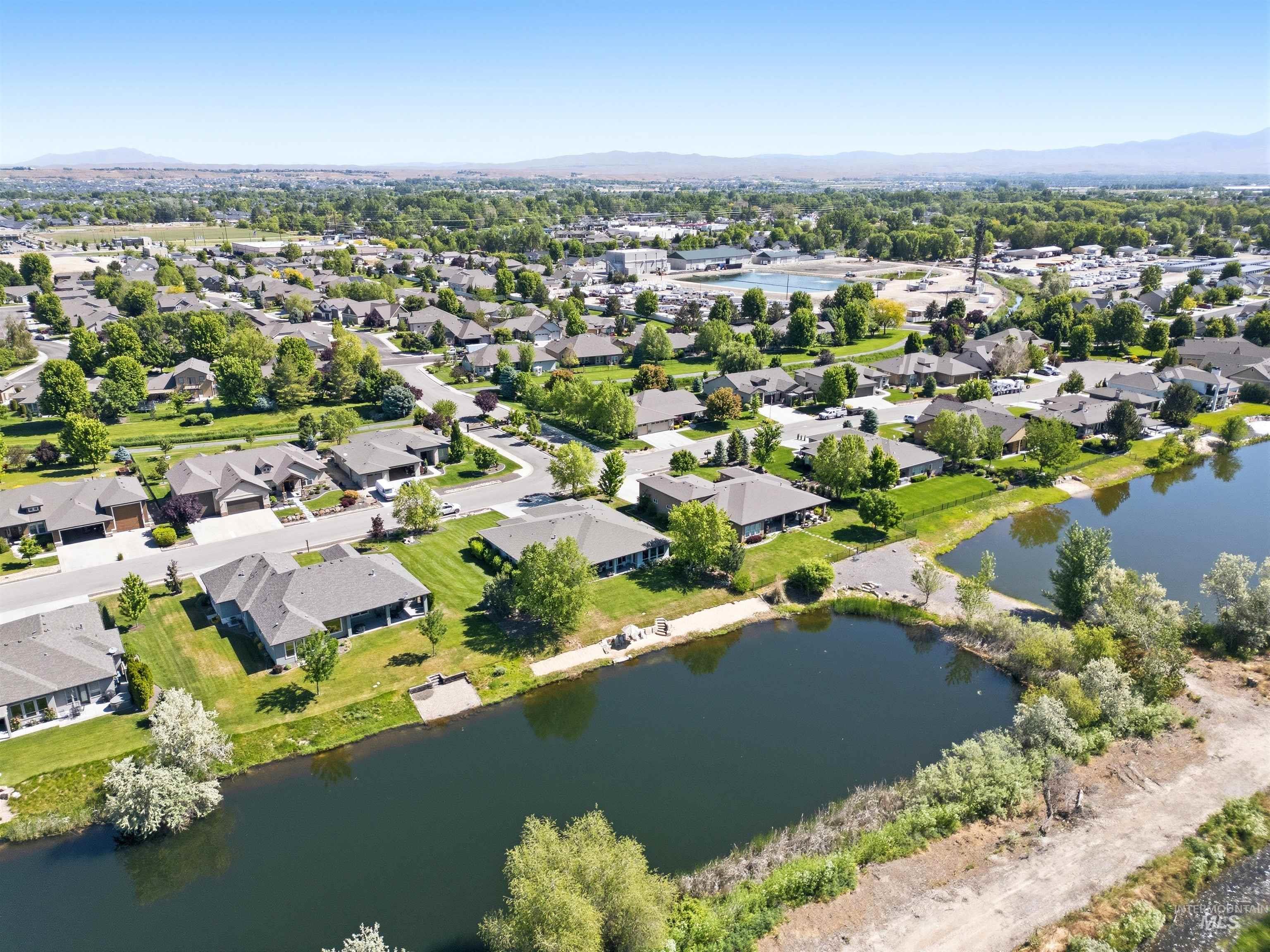 11887 W Pinewood River Lane, Star, Idaho 83669, 4 Bedrooms, 2.5 Bathrooms, Residential For Sale, Price $995,000,MLS 98999802