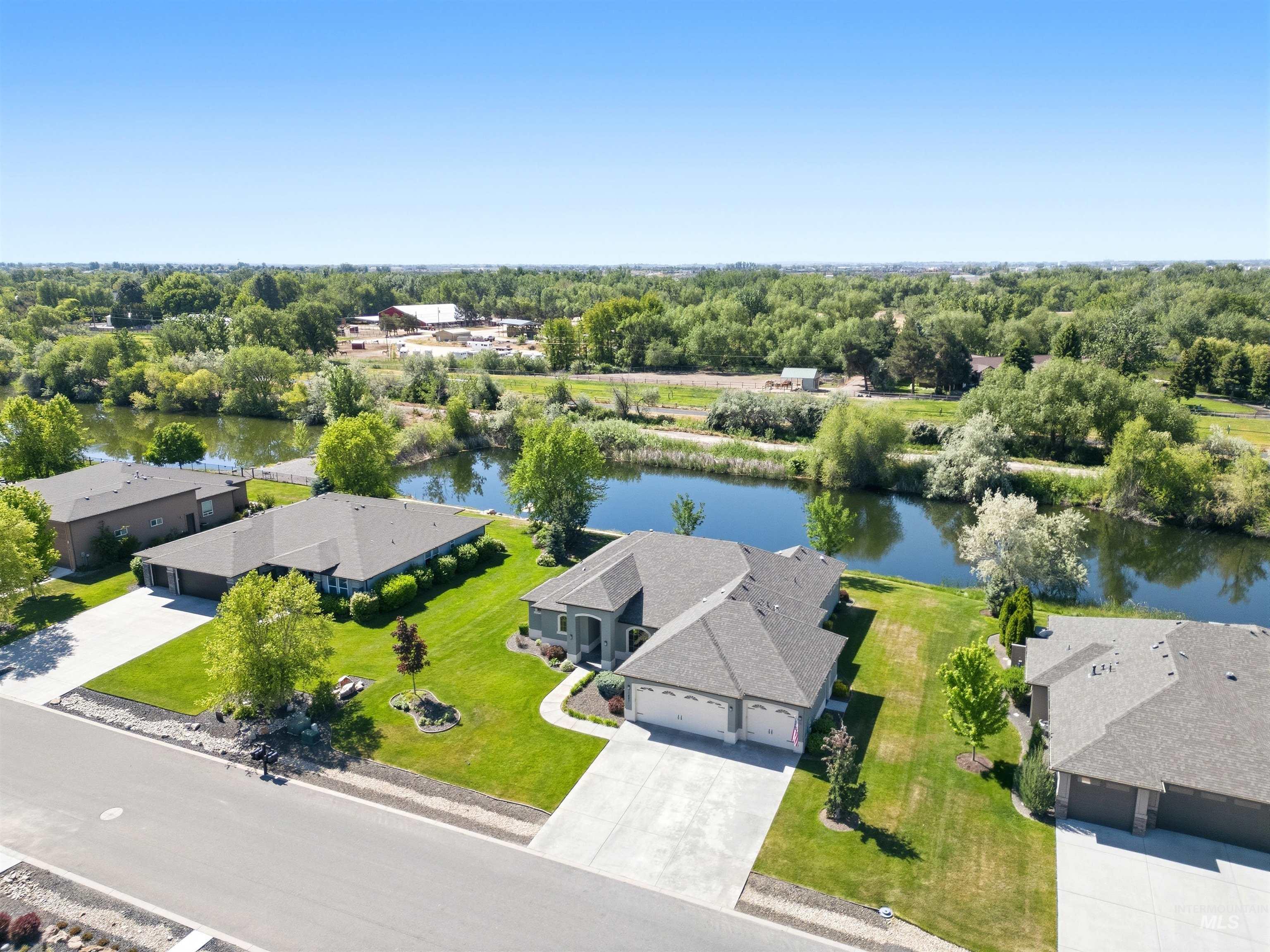 11887 W Pinewood River Lane, Star, Idaho 83669, 4 Bedrooms, 2.5 Bathrooms, Residential For Sale, Price $995,000,MLS 98999802