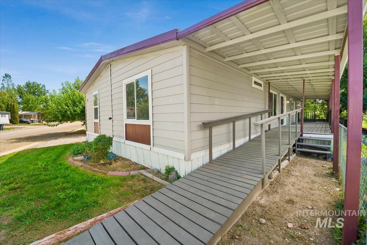 1220 N 4th st, Parma, Idaho 83660, 3 Bedrooms, 2 Bathrooms, Residential For Sale, Price $123,700, 98999804