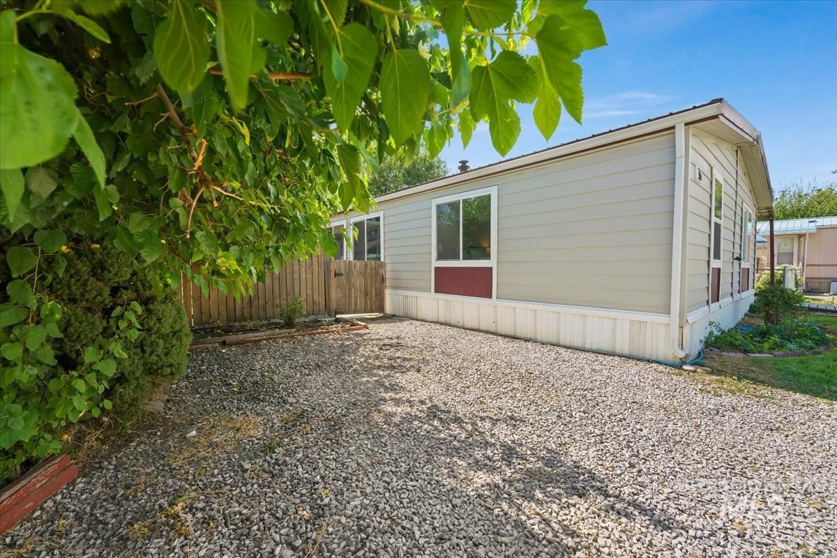 1220 N 4th st, Parma, Idaho 83660, 3 Bedrooms, 2 Bathrooms, Residential For Sale, Price $123,700, 98999804