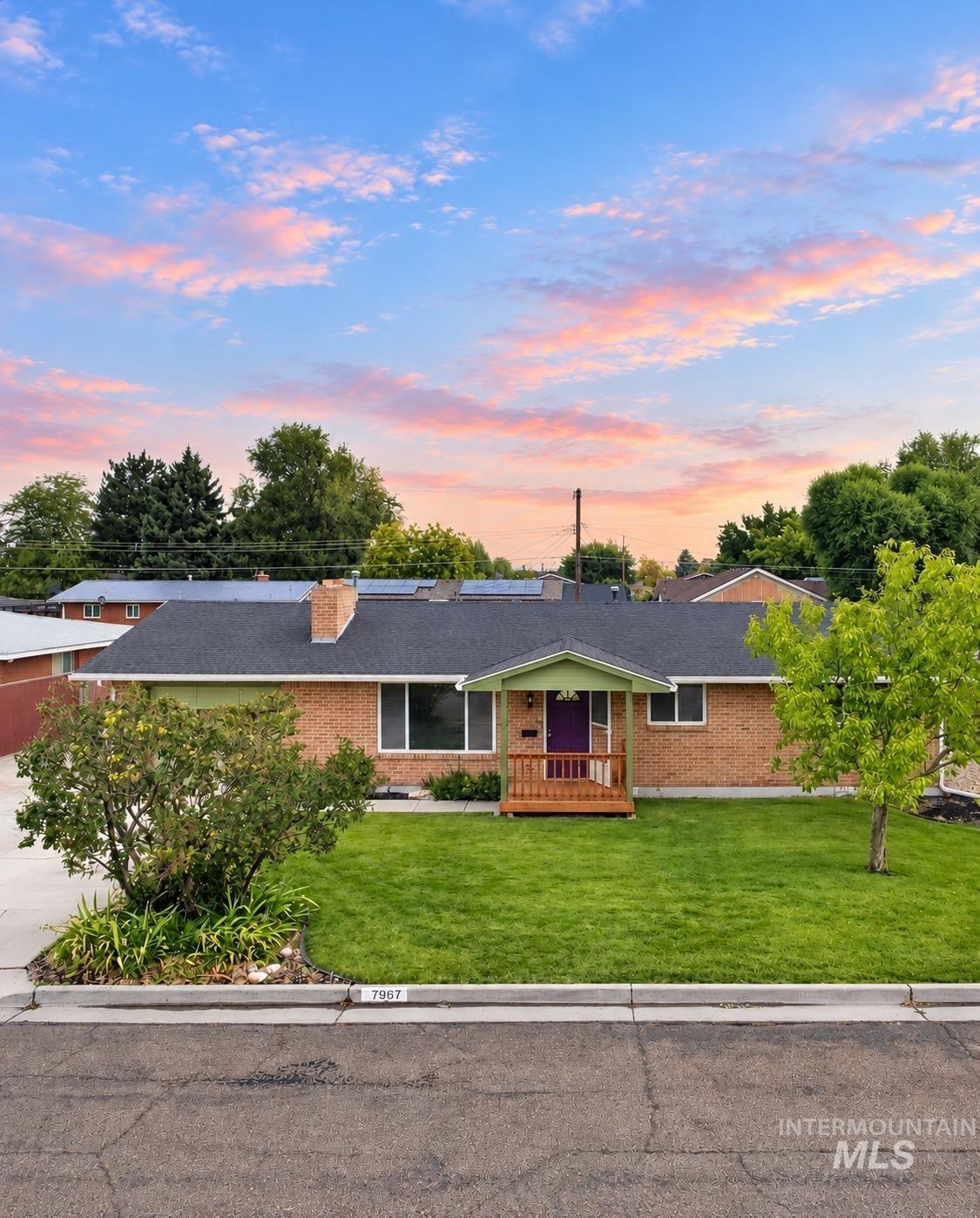 306 Palo Alto Drive, Caldwell, Idaho 83605, 3 Bedrooms, 1.5 Bathrooms, Residential For Sale, Price $344,900,MLS 98999805