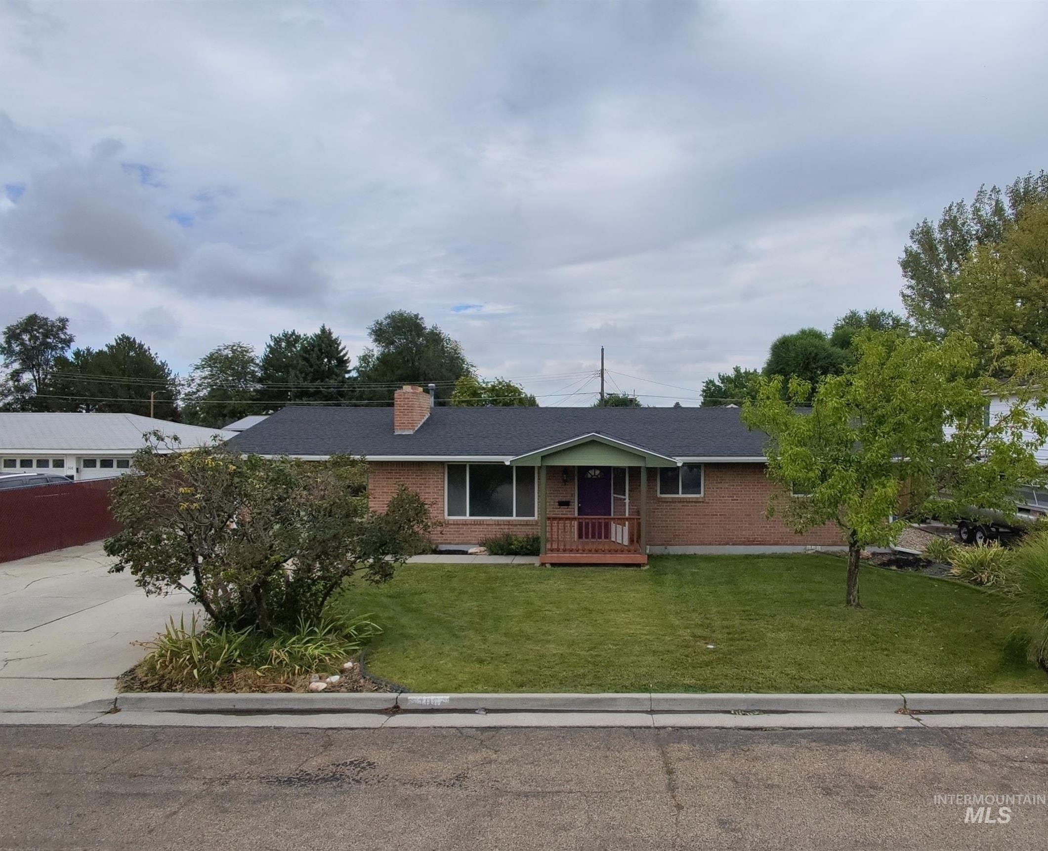306 Palo Alto Drive, Caldwell, Idaho 83605, 3 Bedrooms, 1.5 Bathrooms, Residential For Sale, Price $344,900,MLS 98999805