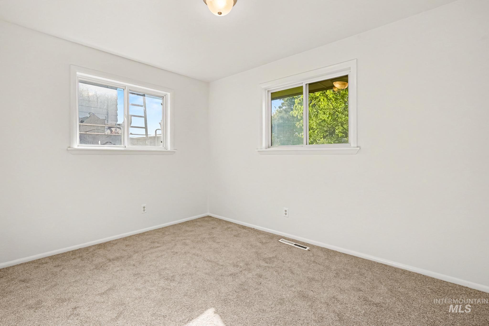 306 Palo Alto Drive, Caldwell, Idaho 83605, 3 Bedrooms, 1.5 Bathrooms, Residential For Sale, Price $344,900,MLS 98999805