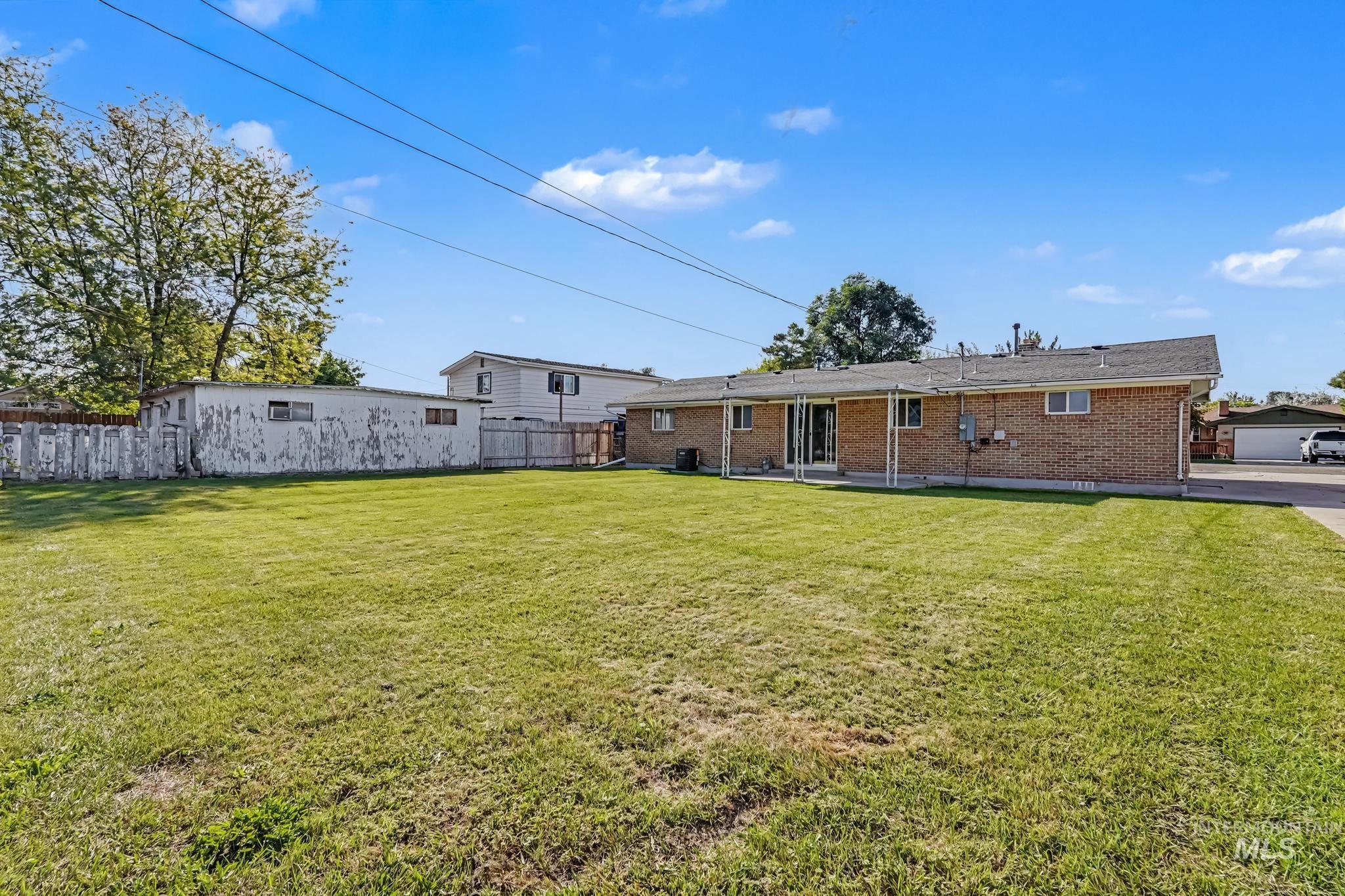 306 Palo Alto Drive, Caldwell, Idaho 83605, 3 Bedrooms, 1.5 Bathrooms, Residential For Sale, Price $344,900,MLS 98999805