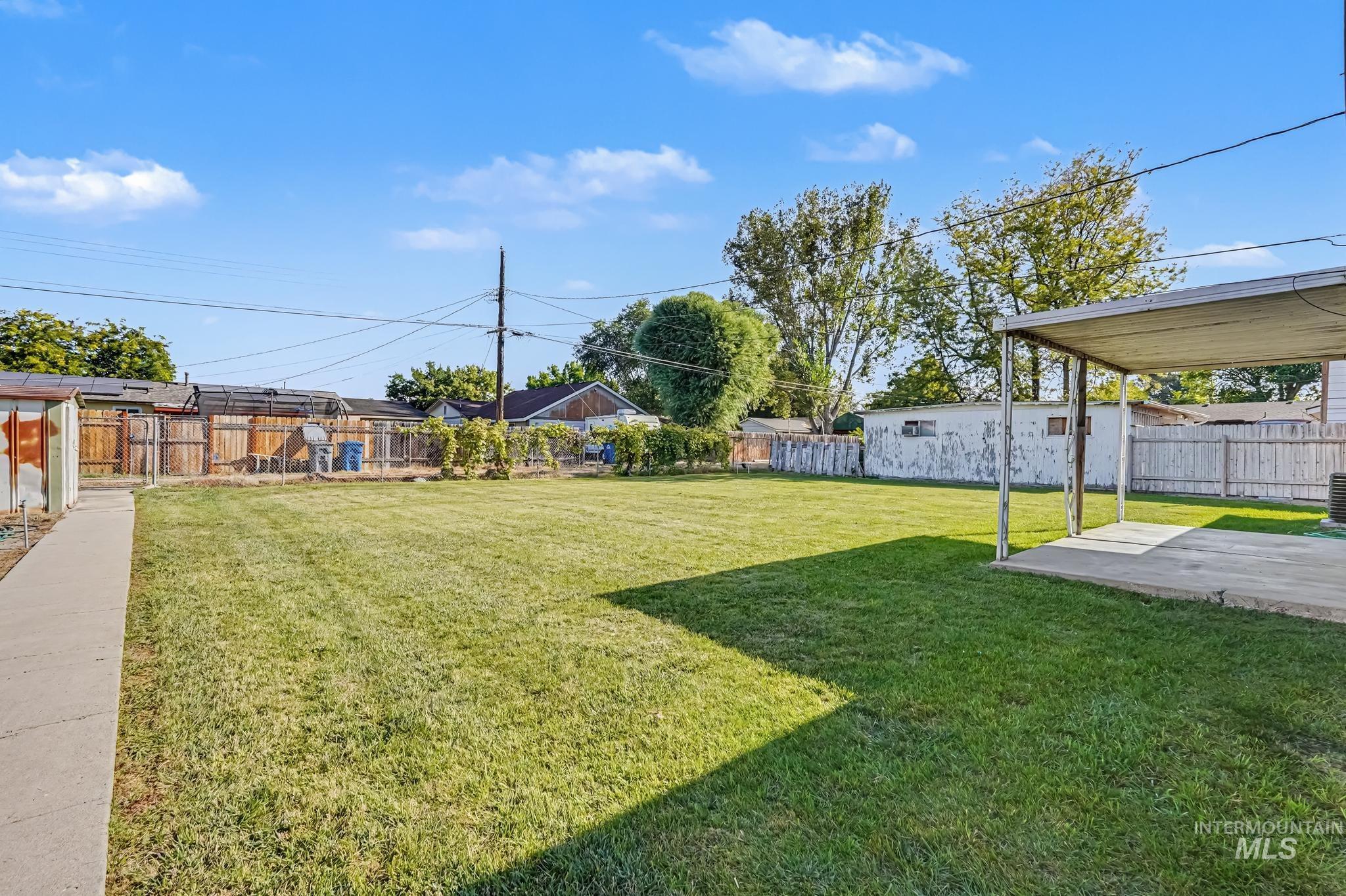 306 Palo Alto Drive, Caldwell, Idaho 83605, 3 Bedrooms, 1.5 Bathrooms, Residential For Sale, Price $344,900,MLS 98999805