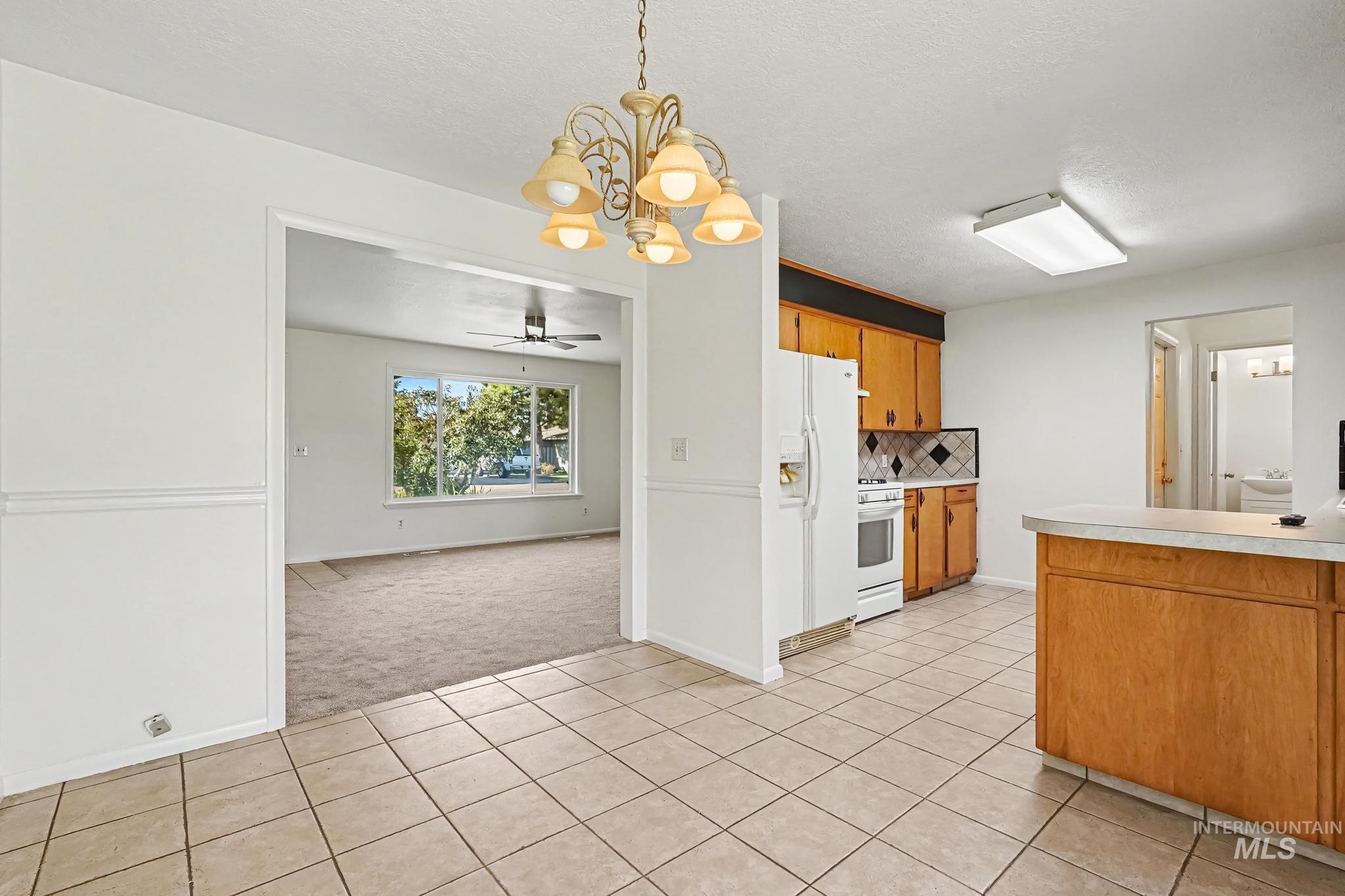 306 Palo Alto Drive, Caldwell, Idaho 83605, 3 Bedrooms, 1.5 Bathrooms, Residential For Sale, Price $344,900,MLS 98999805