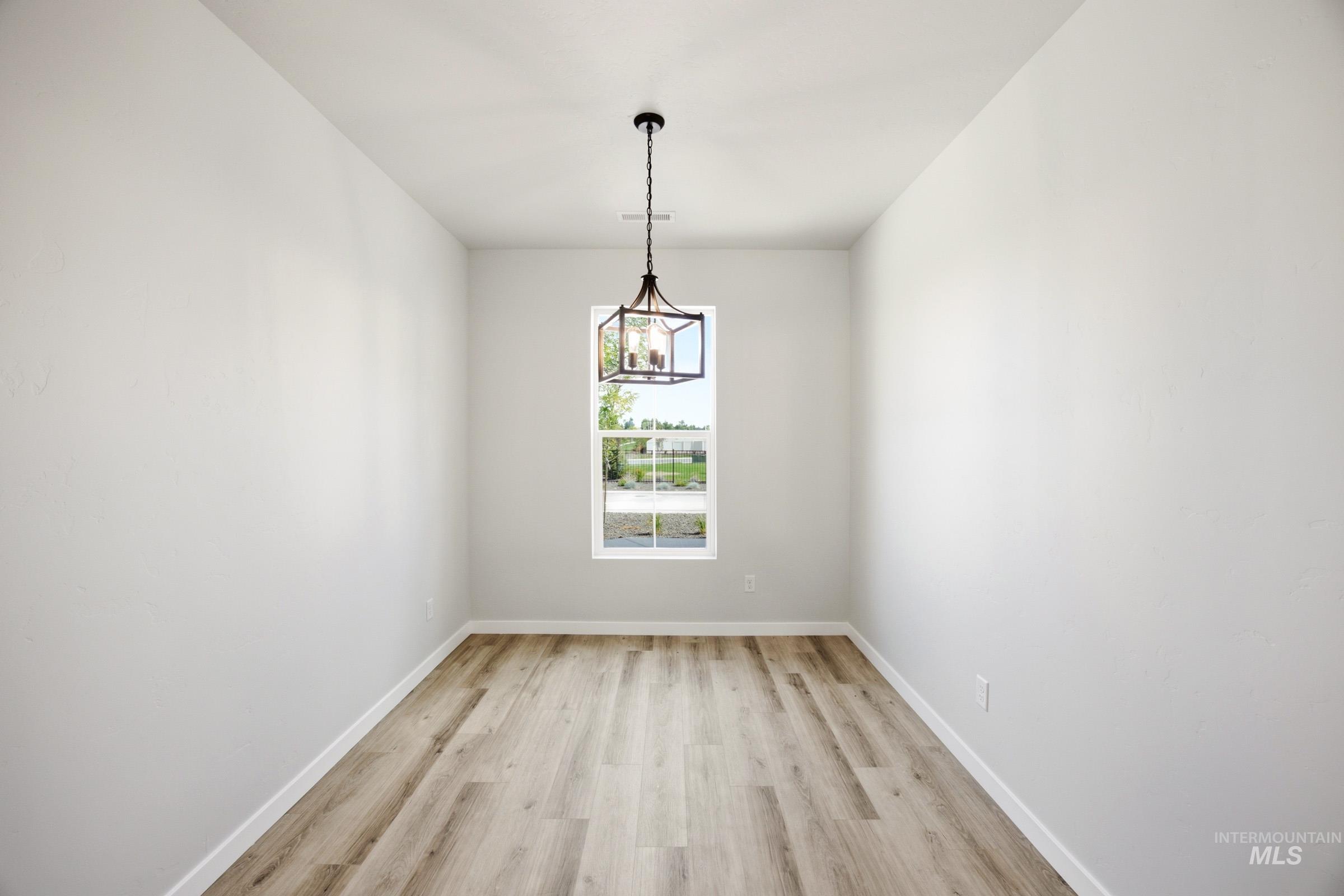 9080 W Violet St, Nampa, Idaho 83687, 3 Bedrooms, 2 Bathrooms, Residential For Sale, Price $404,990,MLS 98999810