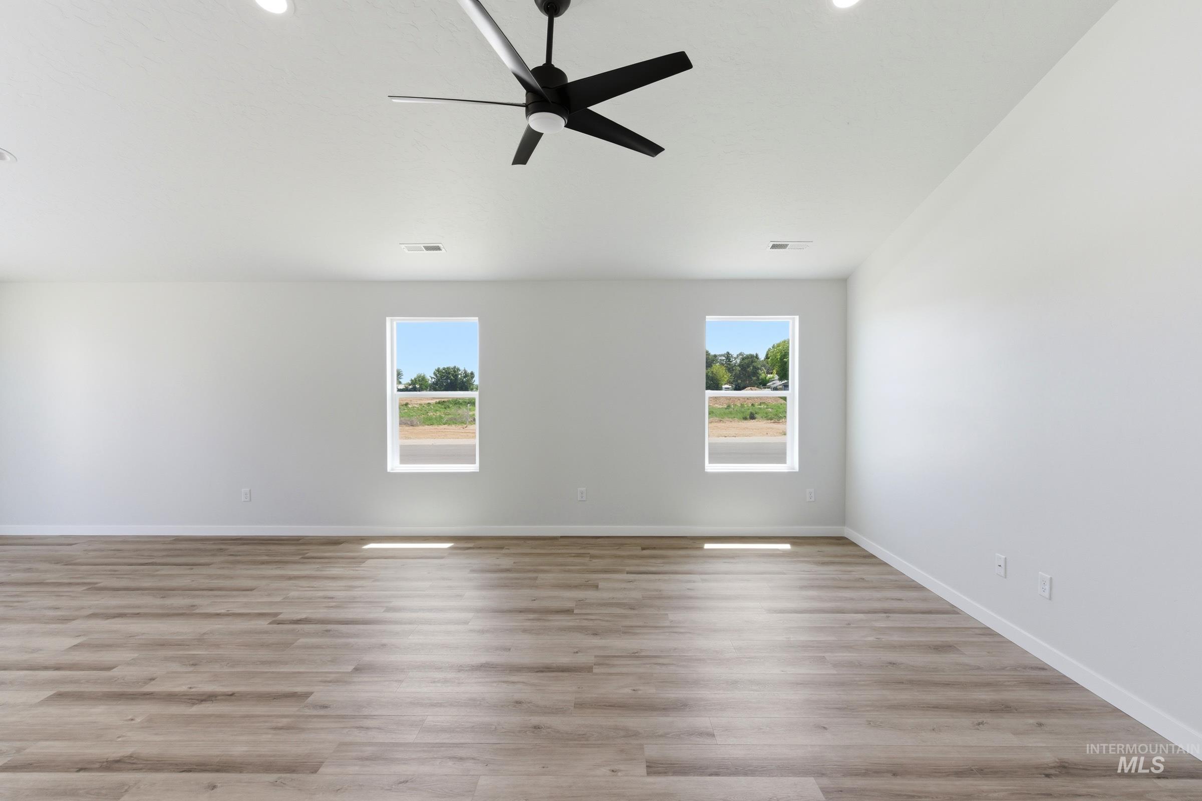 9072 W Violet St, Nampa, Idaho 83687, 4 Bedrooms, 2 Bathrooms, Residential For Sale, Price $439,990, 98999812