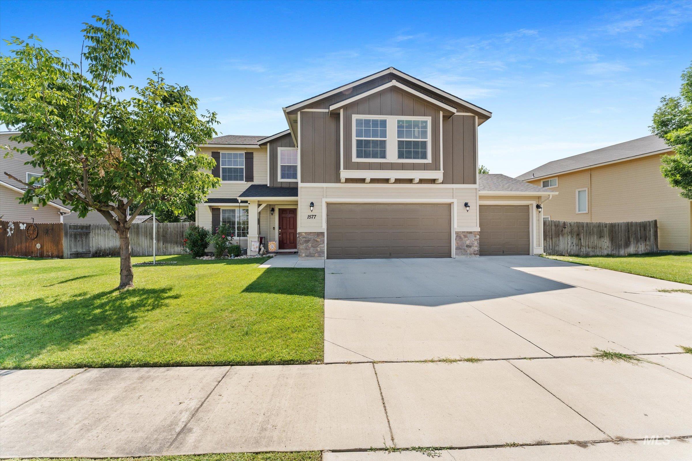 1577 Gold Street, Middleton, Idaho 83644, 5 Bedrooms, 2.5 Bathrooms, Residential For Sale, Price $500,000, 98999813