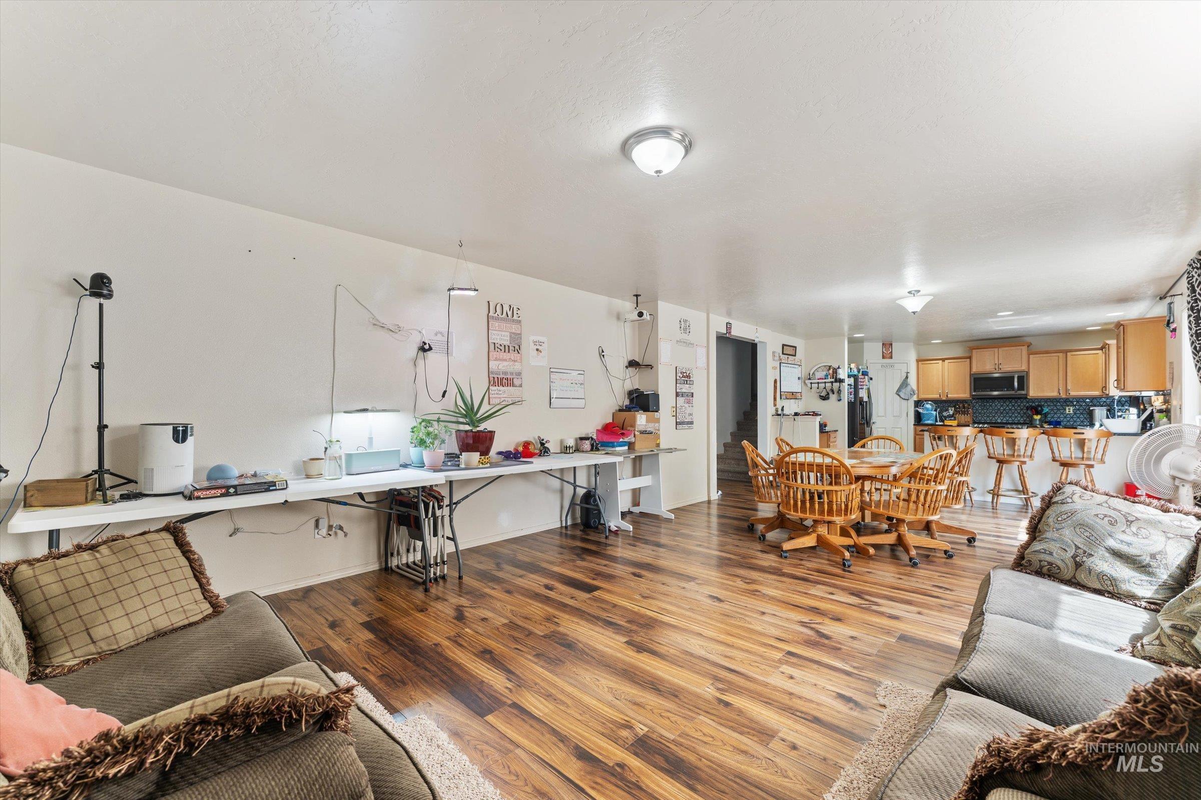 1577 Gold Street, Middleton, Idaho 83644, 5 Bedrooms, 2.5 Bathrooms, Residential For Sale, Price $500,000, 98999813